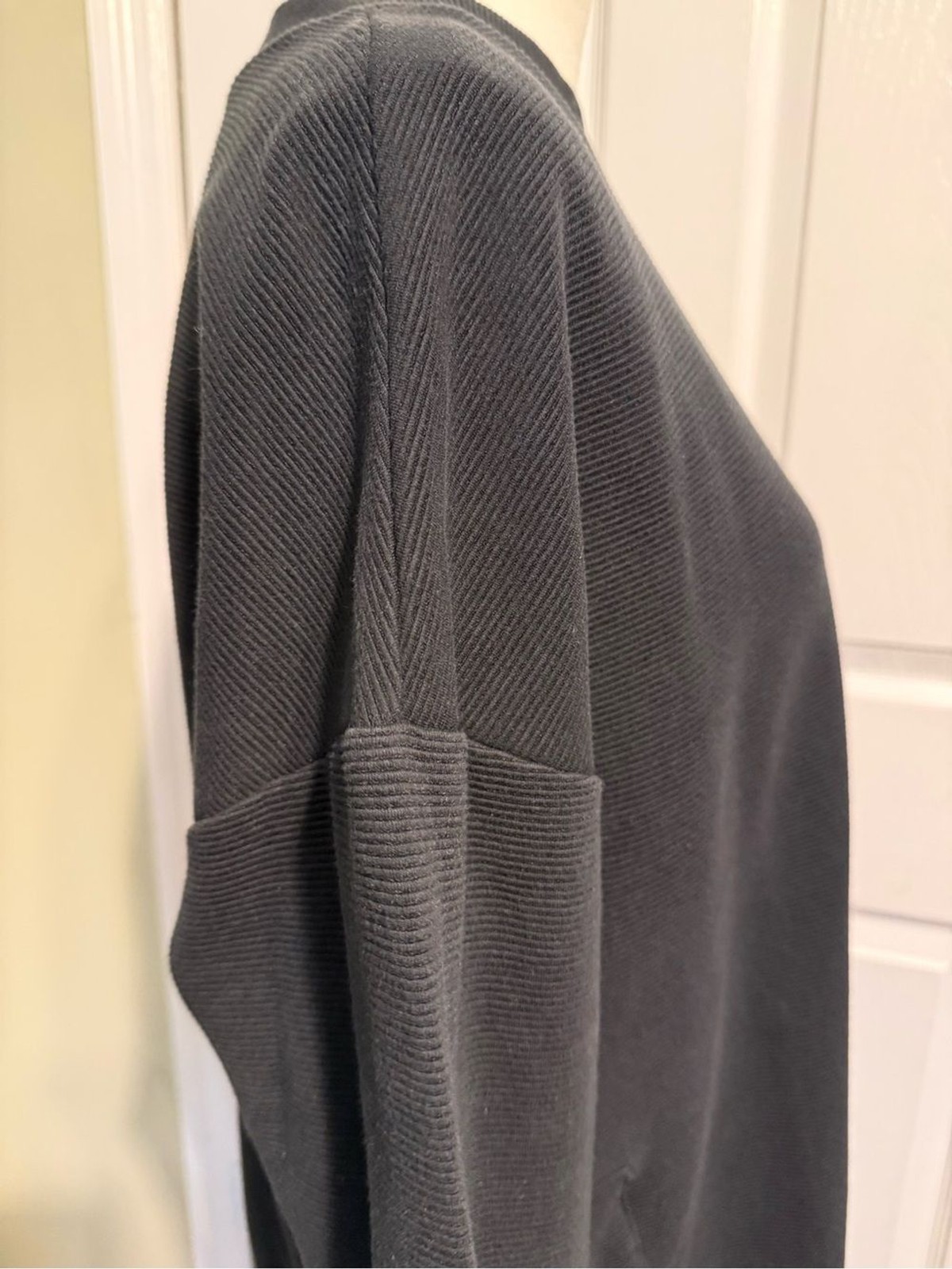 the Noli Shop Black Ribbed Crewneck Sweater