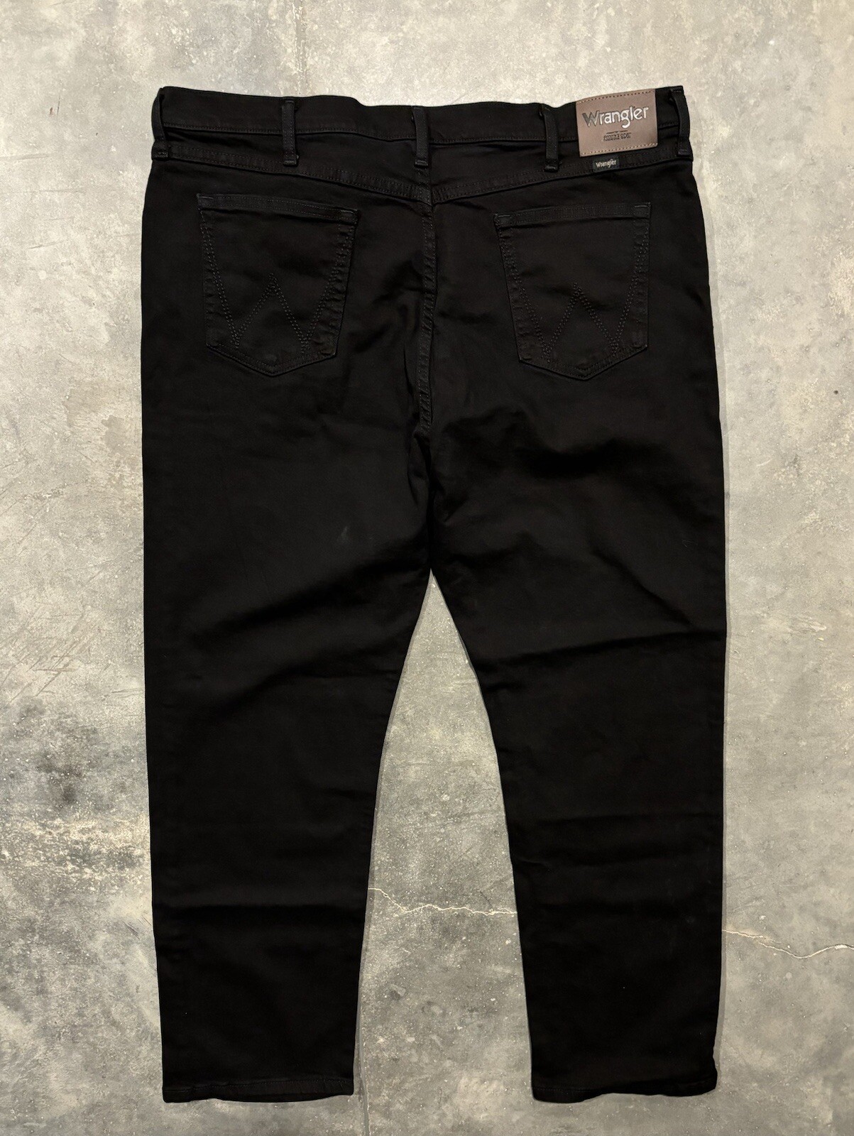 NWT Wrangler Regular Fit Black Denim Jeans Pants Mens Sz 42X30 Stretch