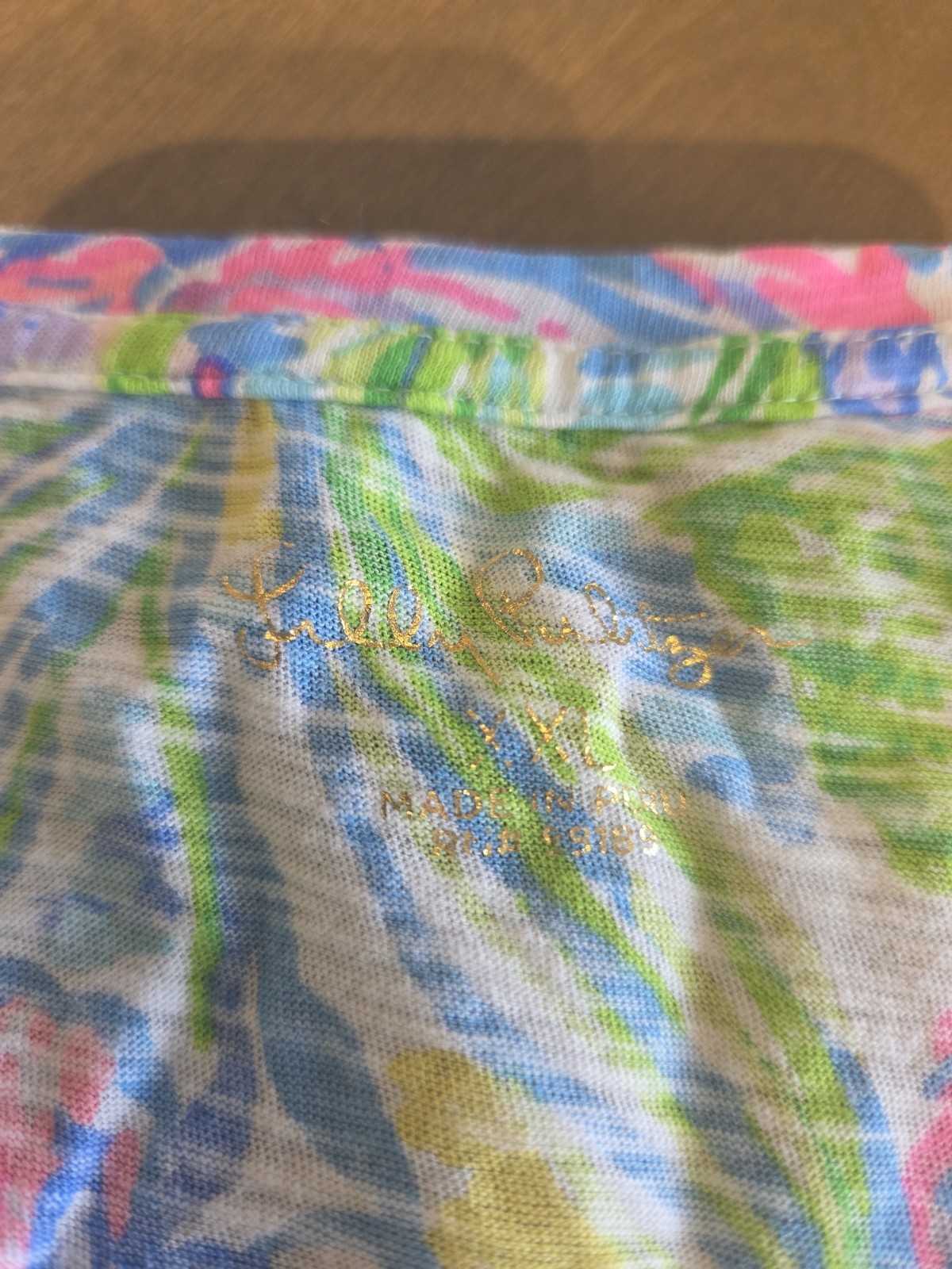 Lilly Pulitzer Women’s 2XL Etta T Shirt With Aloha LILY Pattern