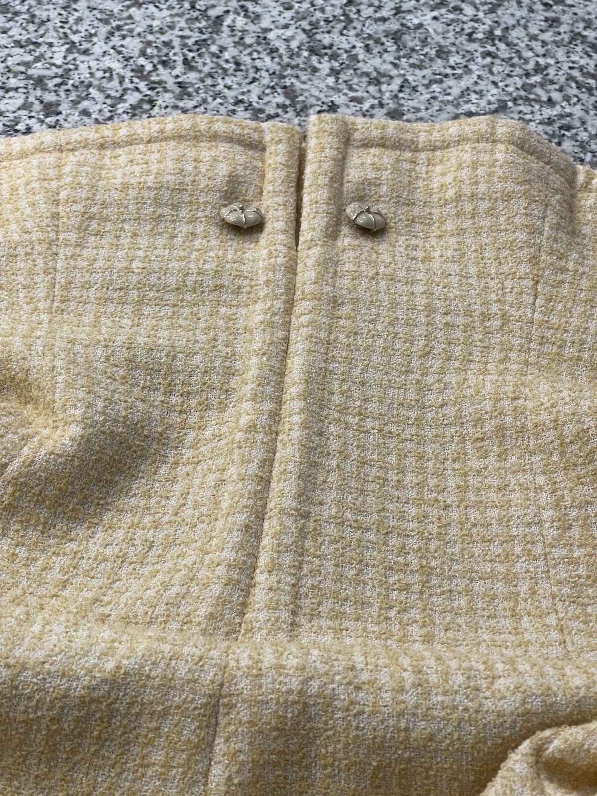 CHANEL 09C light yellow Check Jacket Size 42 Made in France P34739V24898