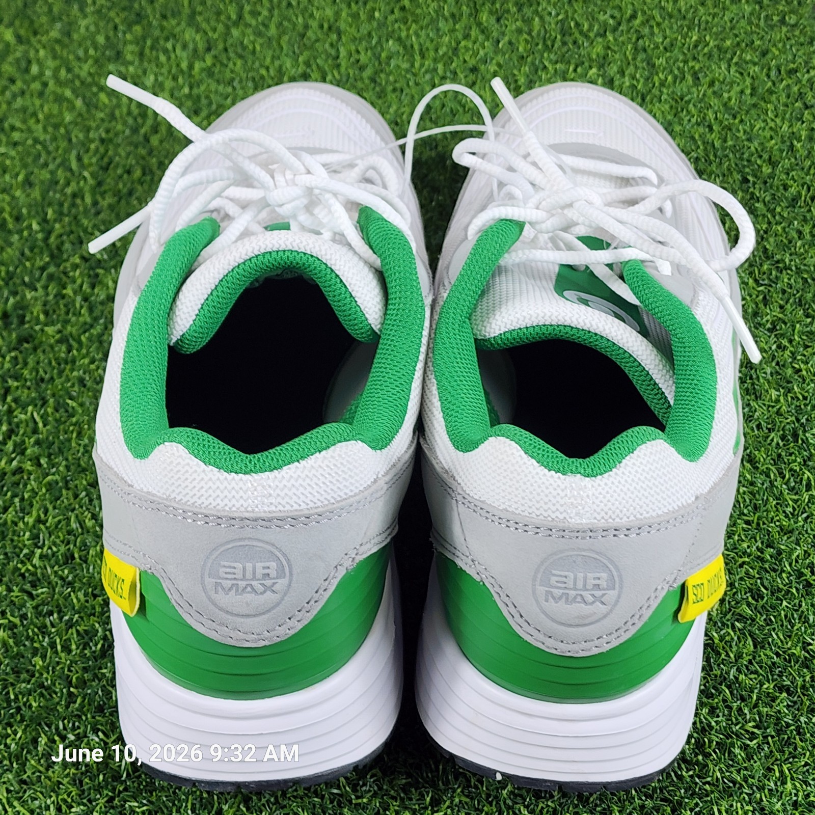 Nike Air Max Verse Oregon Ducks White/Apple Green IB3224-100 Mens Size 9.5 NCAA