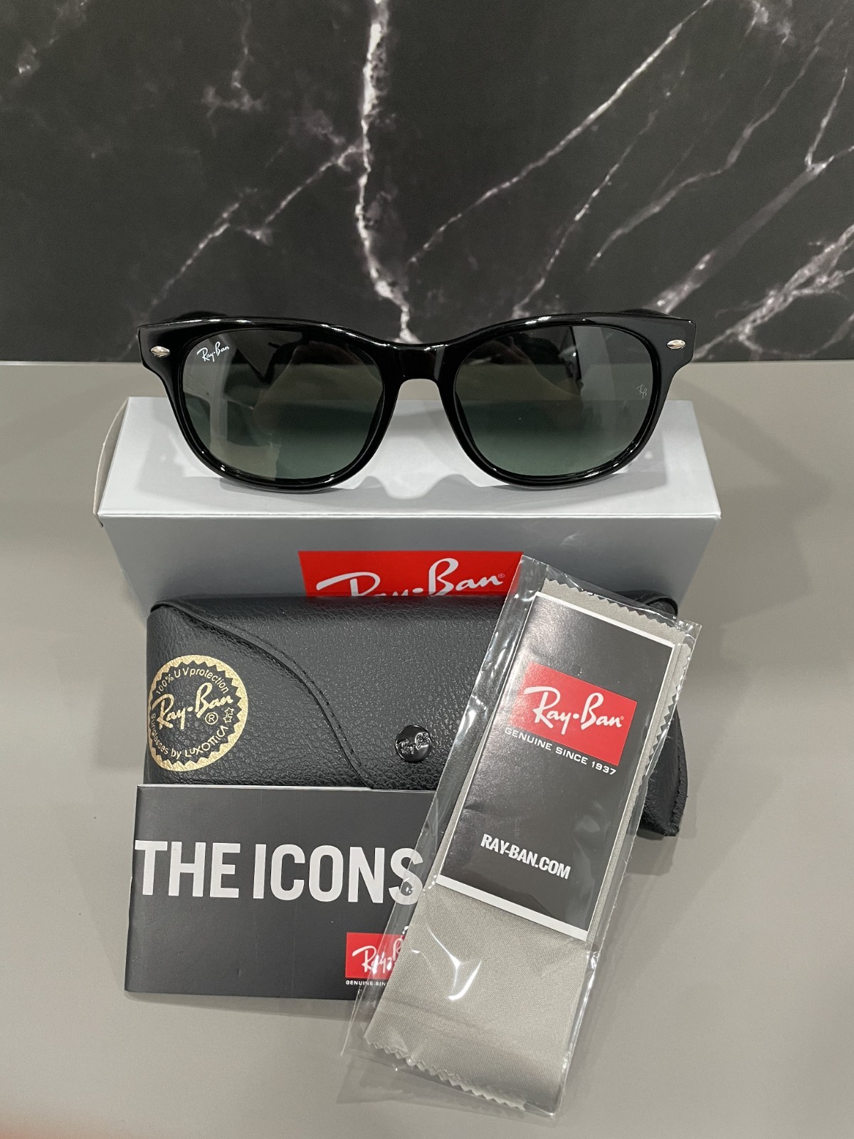 Ray-Ban RB2140 901 50-22 Wayfarer Green Lenses Unisex Classic Sunglasses – Black