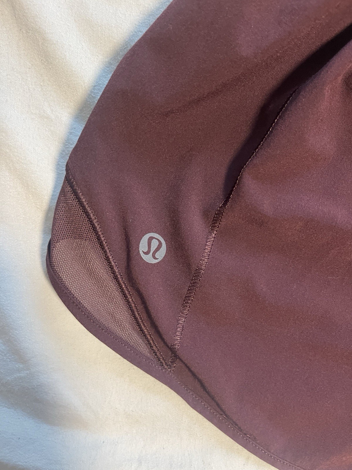 Lululemon Hotty Hot Short High-Rise Long 4’’ Womens Size 6 Maroon Lined Gym