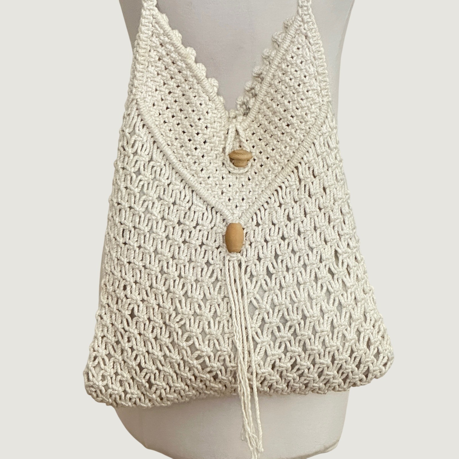 Vintage Boho Cream Macrame Shoulder Bag Wood Toggle Button Tassel Festival Ivory