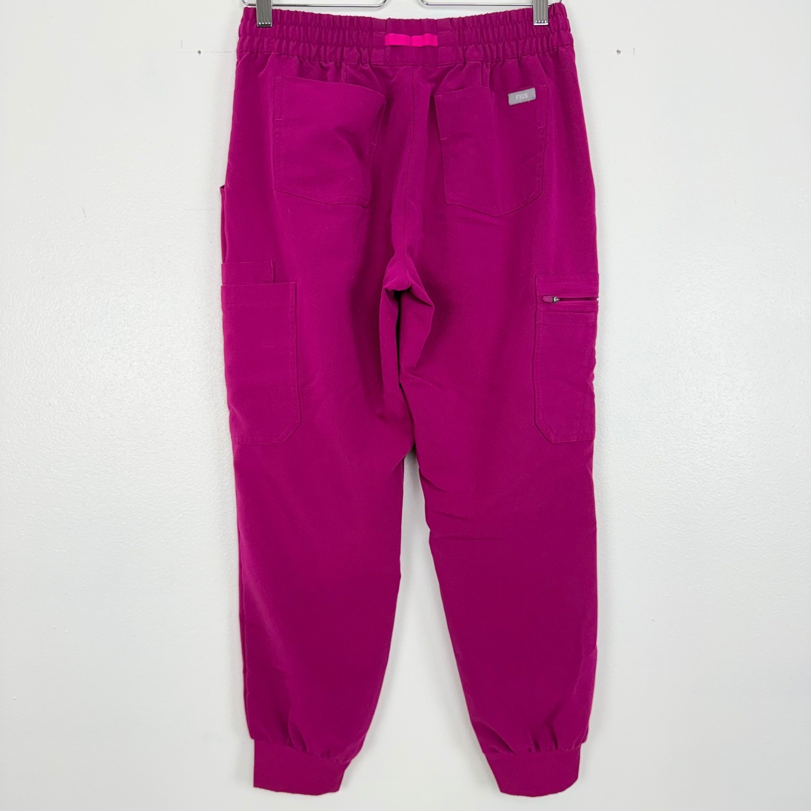 FIGS Uman Relaxed Jogger Scrub Pants Women M Petite Dark Magenta Medical Uniform