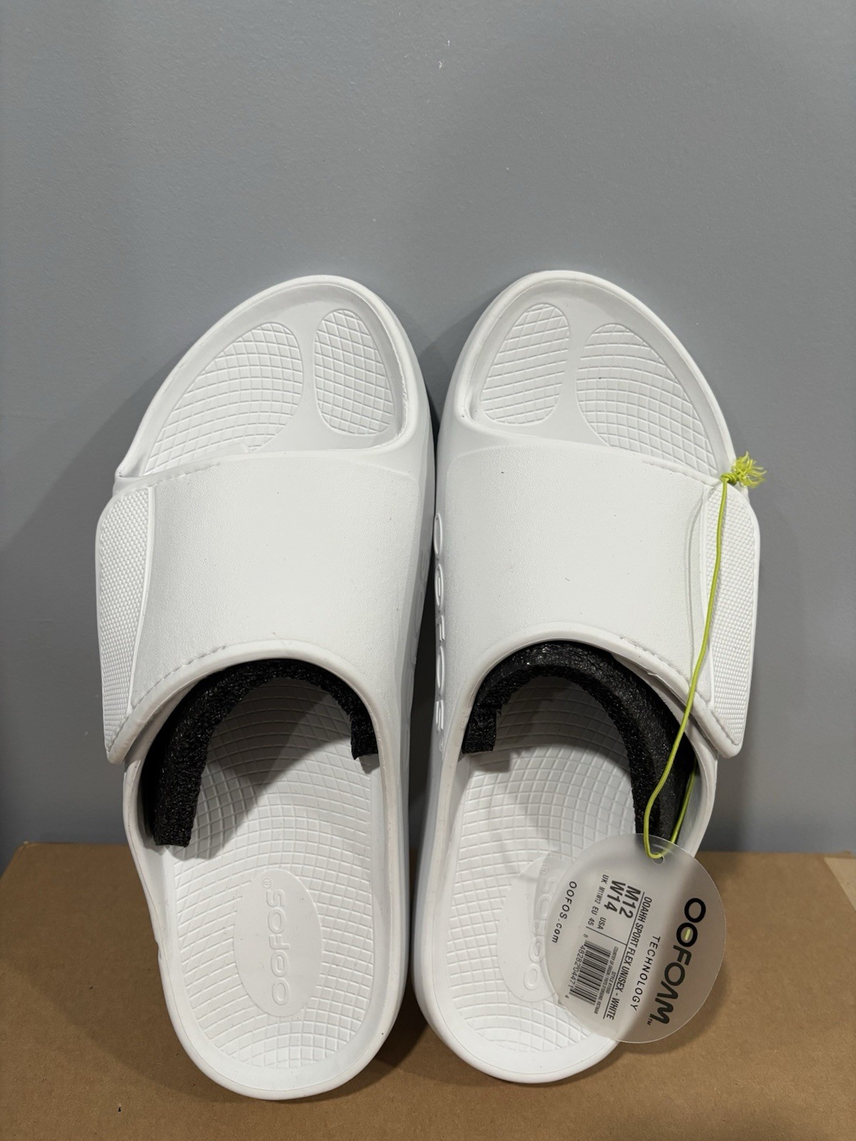 OOFOS OOahh Sport Flex Sandal Slide White Mens Sizes M12/W14 – New with Tag