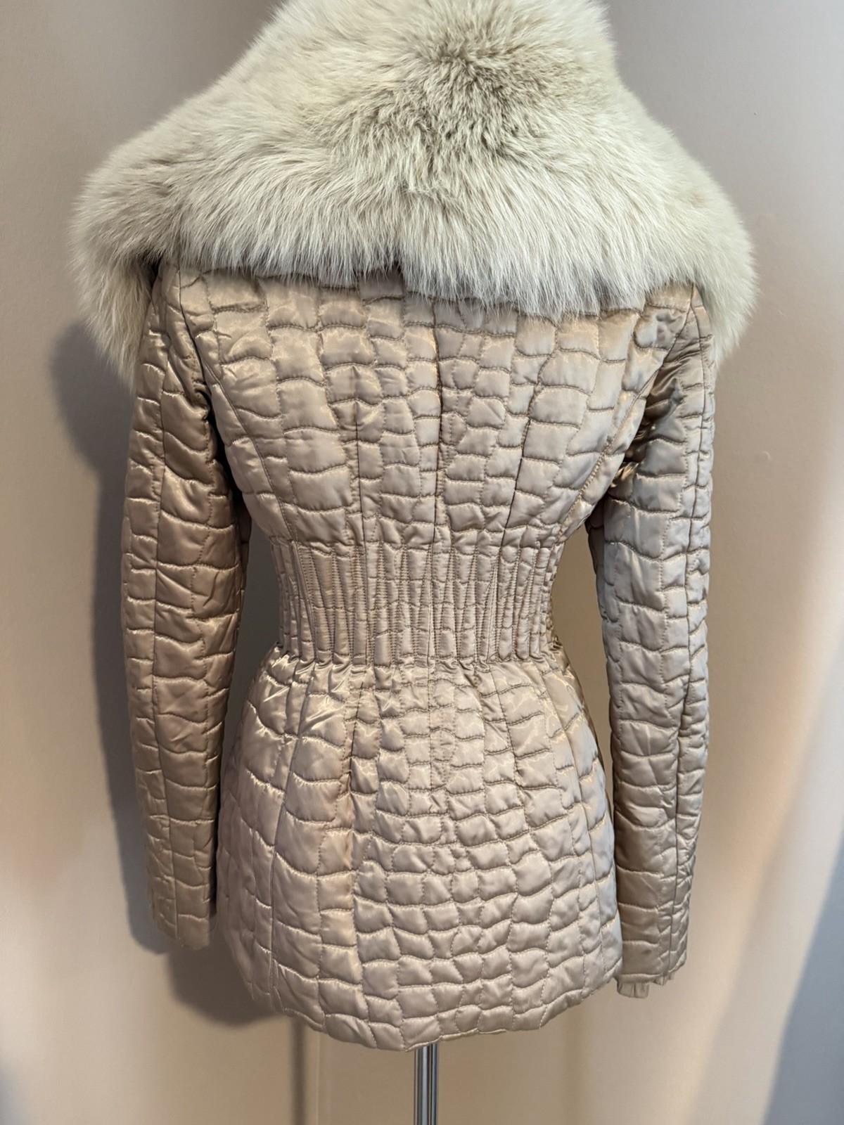 Prada Women’s Beige Mid-Length Quilted Fох Fur Trim Full Zip Jacket 40 (xs-s)