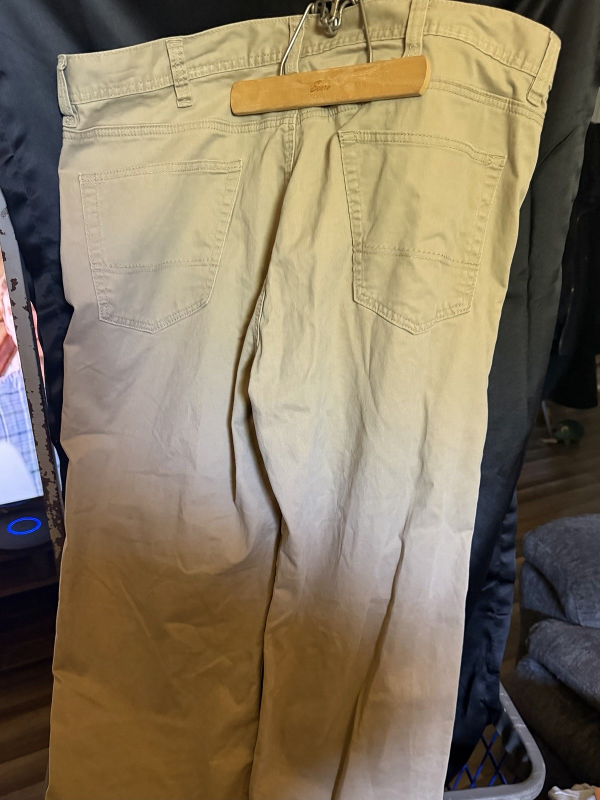 Kirkland Signature Men’s Beige Solid Casual Pants 42 Regular Flat Front 5-Pocket