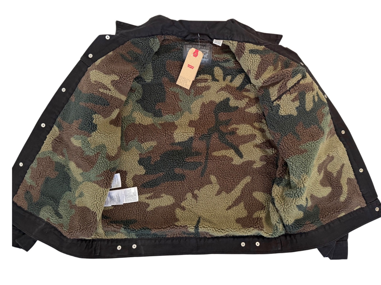 Levis Mens Camo Lined Black Denim Trucker Jacket 576960002
