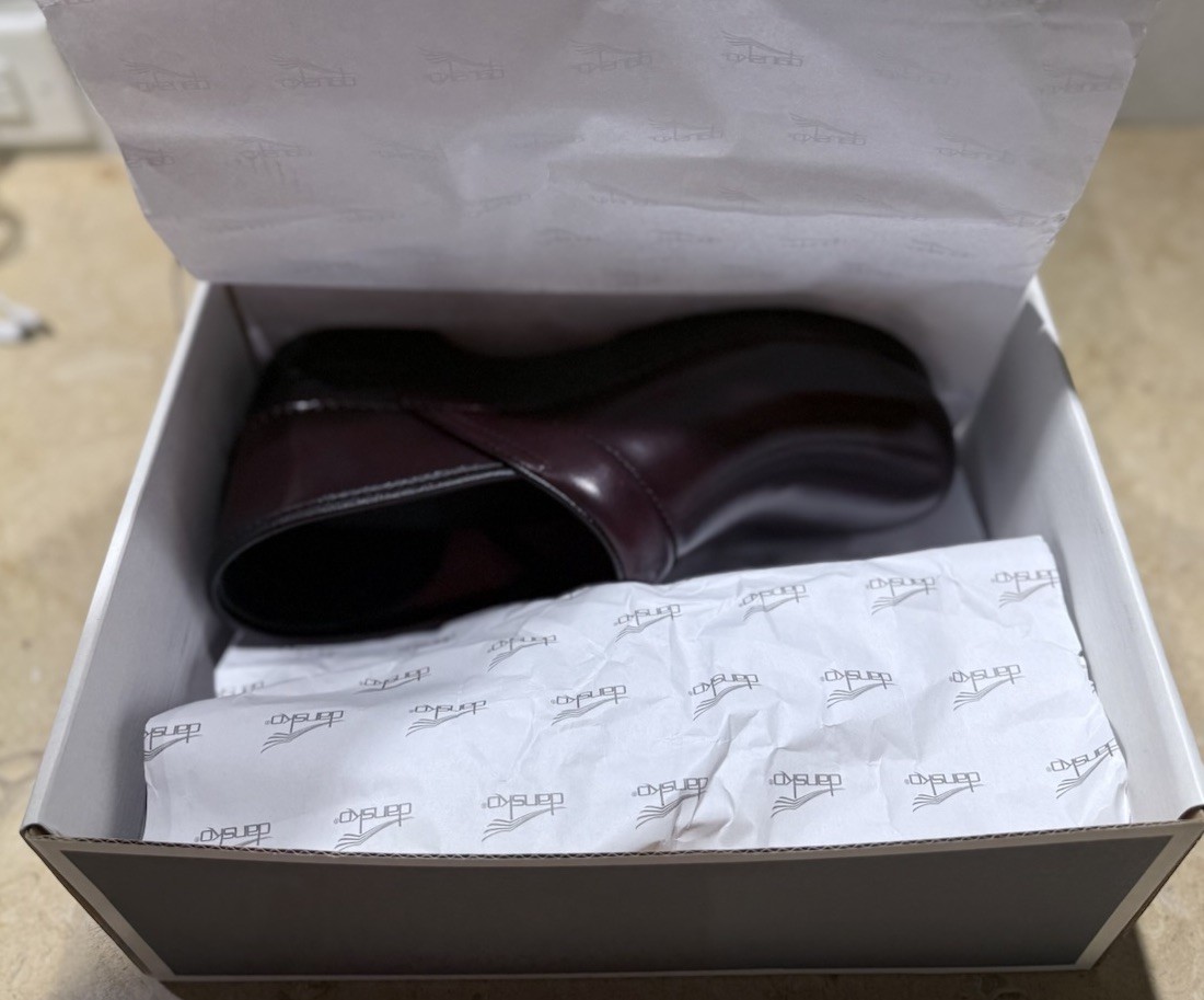 Dansko Professional Cabrio Cordovan Burgundy Leather Clogs Women’s EU 42