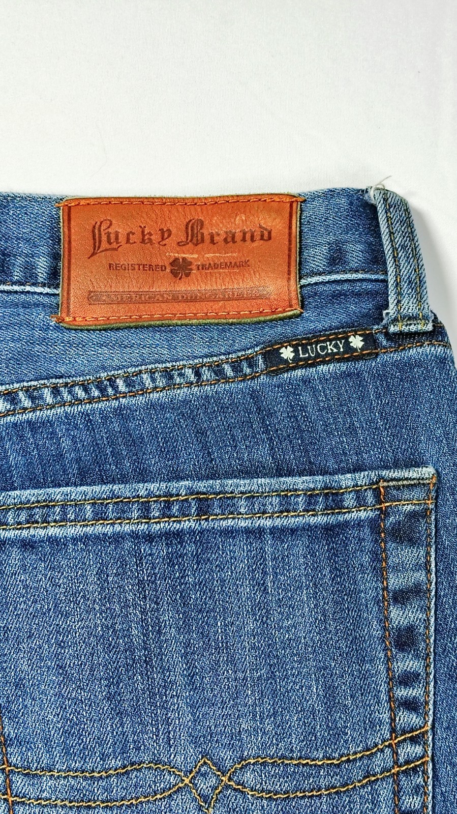 Lucky Brand Men’s Blue Medium Wash Denim Straight Leg Zip/Button 5-Pocket Jeans