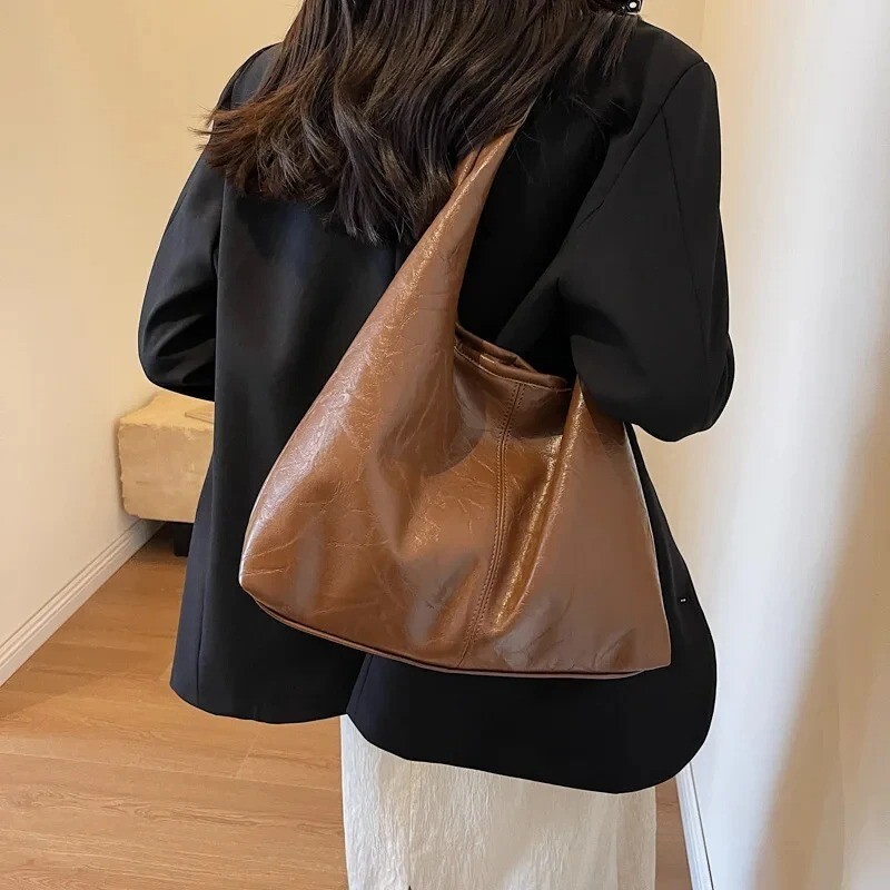 Vintage Women’s Bag Large Capacity Suede Shoulder Bag Casual Commuter Retro Bag