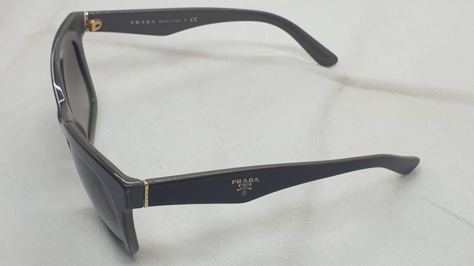Prada SPR 24Q UAM-0A7 Sunglasses. Made in italy