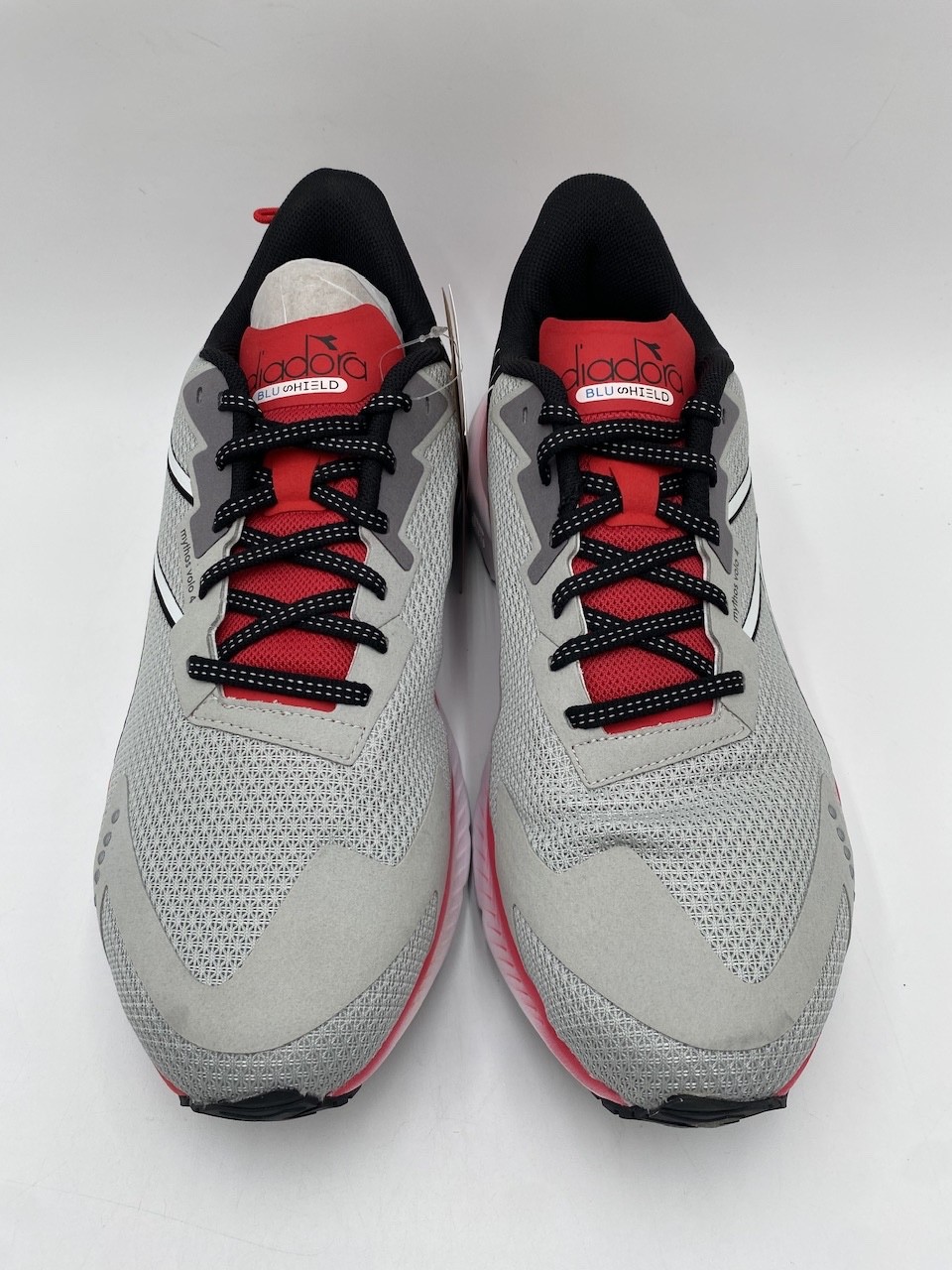 Diadora MYTHOS BLUSHIELD VOLO 4 Men’s NEW Running Shoes Silver/Steel Multi Sizes