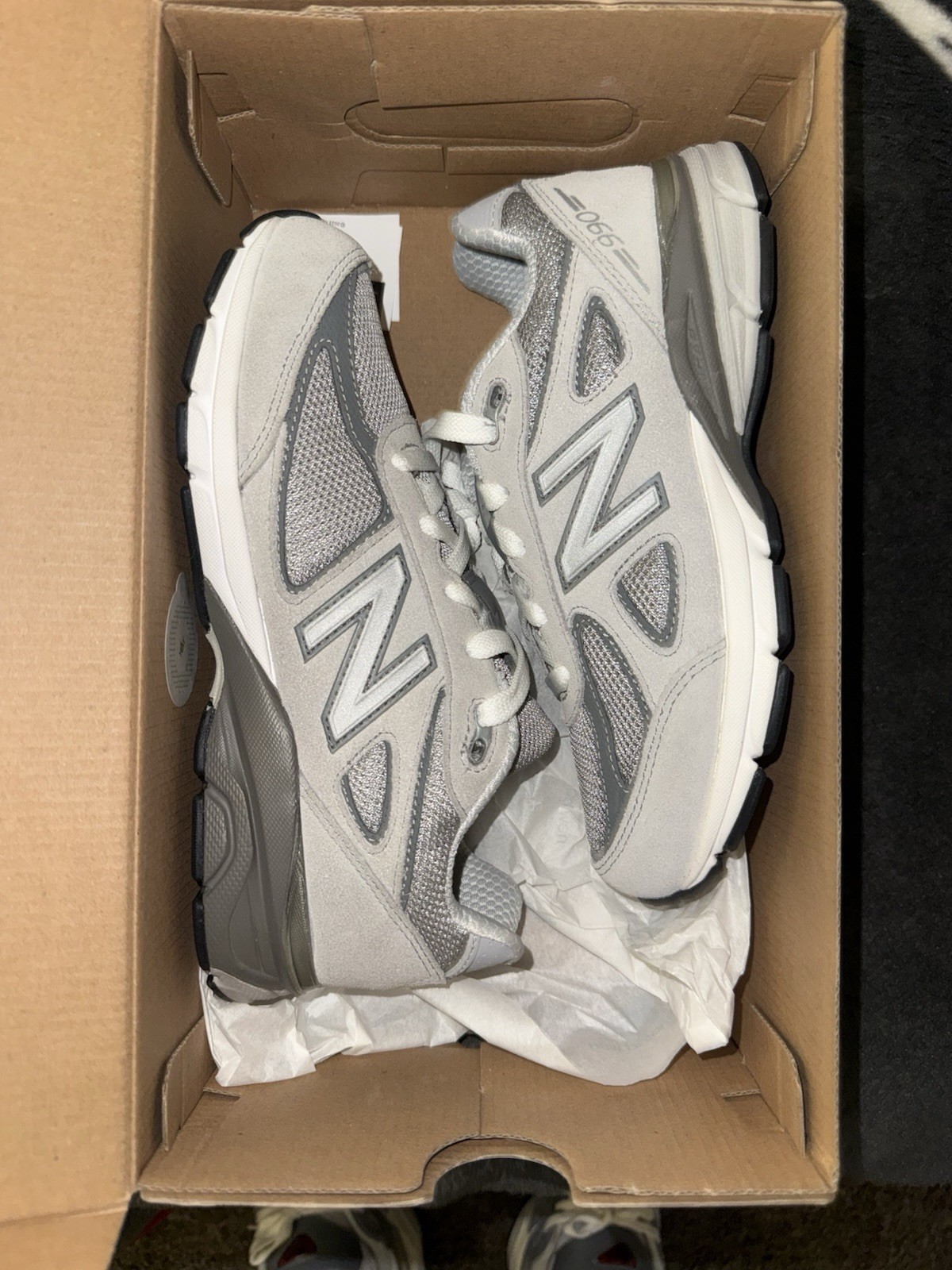 New Balance 990v4 Gray/White Low Top Lace-Up Sneakers Rubber Outsole NWB
