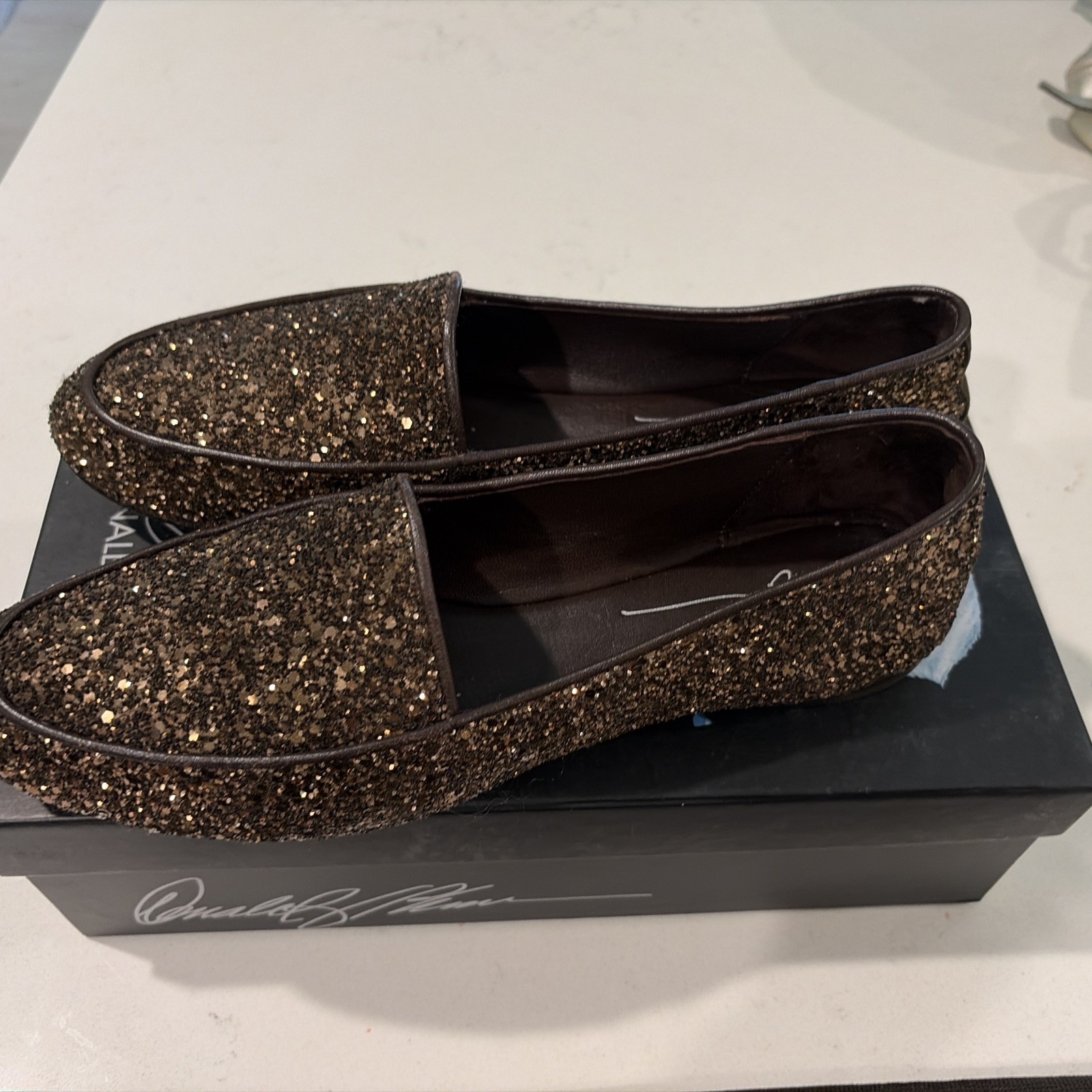 Donald Pliner Women’s Denny Loafer Style Slip-On Shoes Sz 10 Bronze Sparkle