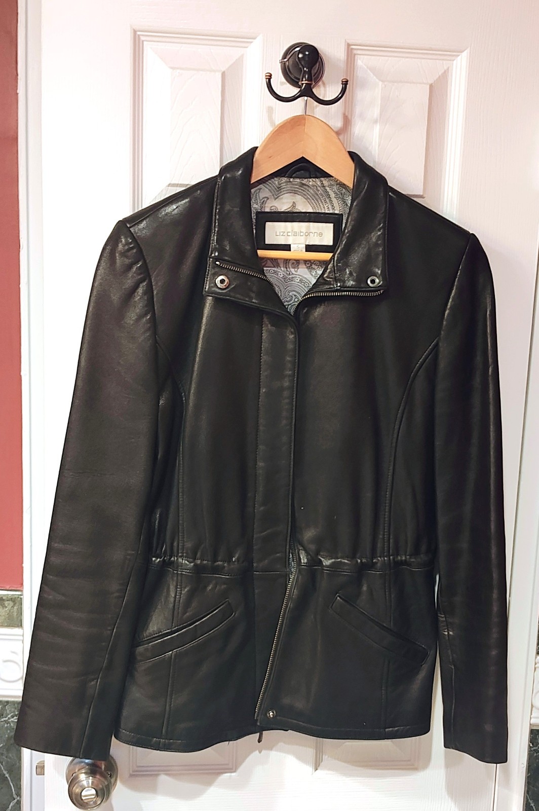 LIZ CLAIBORNE GENIUNE LEATHER JACKET (S) BLACK
