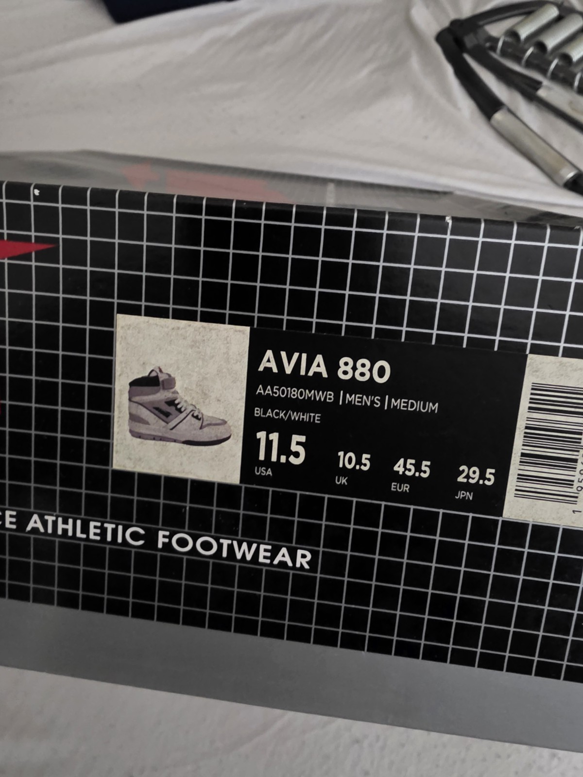 Avia 880 Basketball High Top Sneakers White Black Gray Lace Hook Loop size 11.5