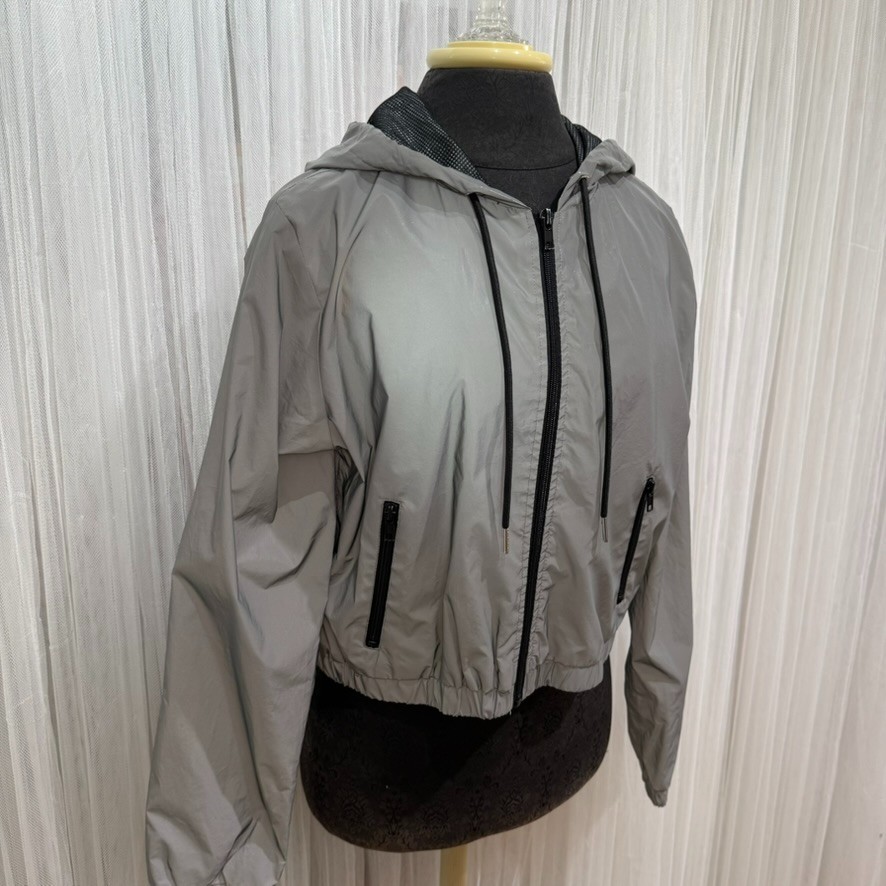 Forever 21 Reflective Hooded Windbreaker Jacket Full Zip Gray Women’s M