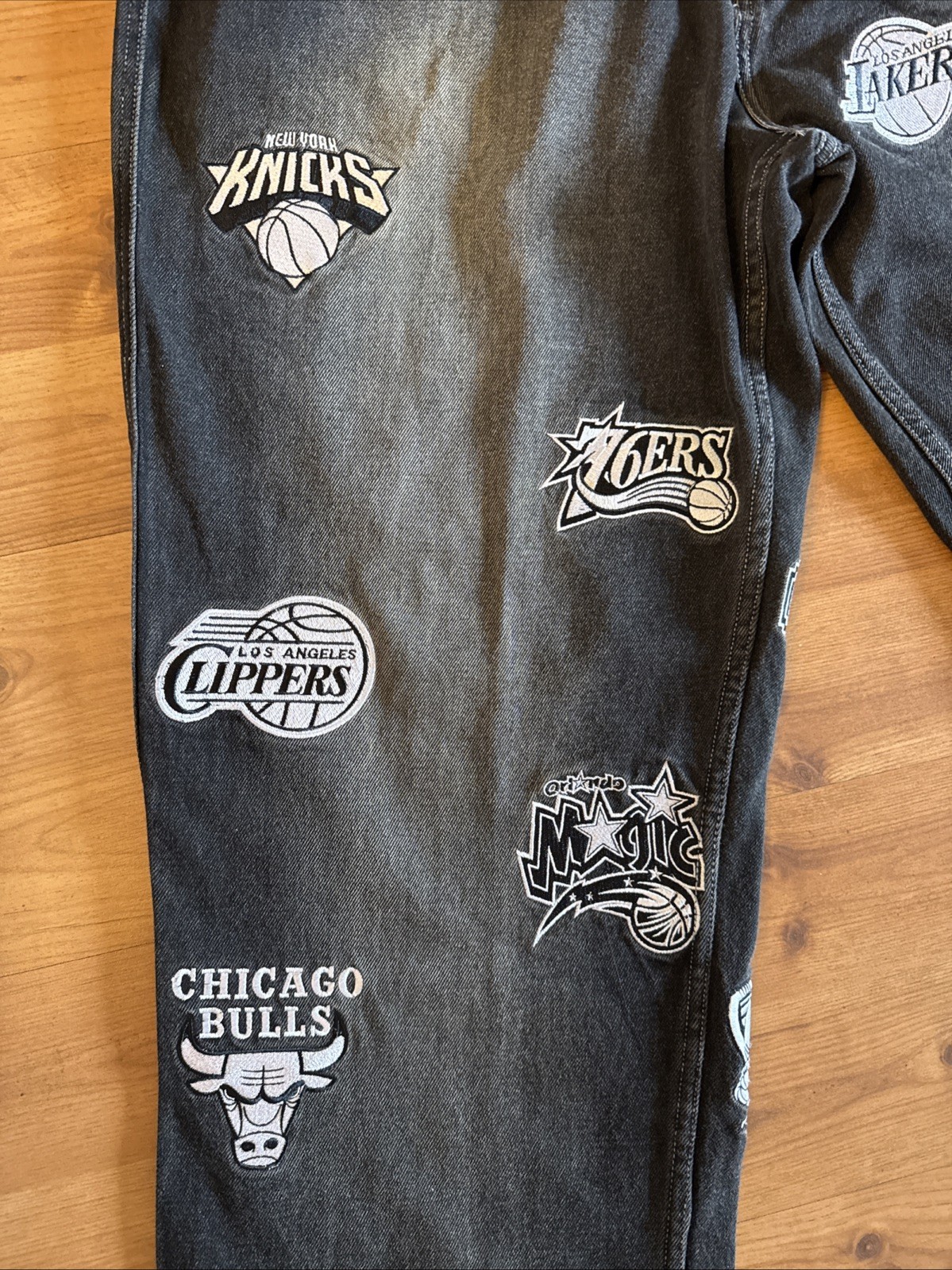 UNK NBA Denim Jeans 38 Grey / Black All Over Patch Y2K Baggy Straight Leg