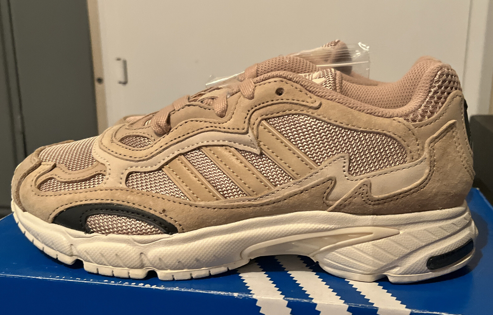 Adidas Temper Run Pale Nude Sneakers SNS Exclusive Ee6595 Men’s Sz5 / Wms 6
