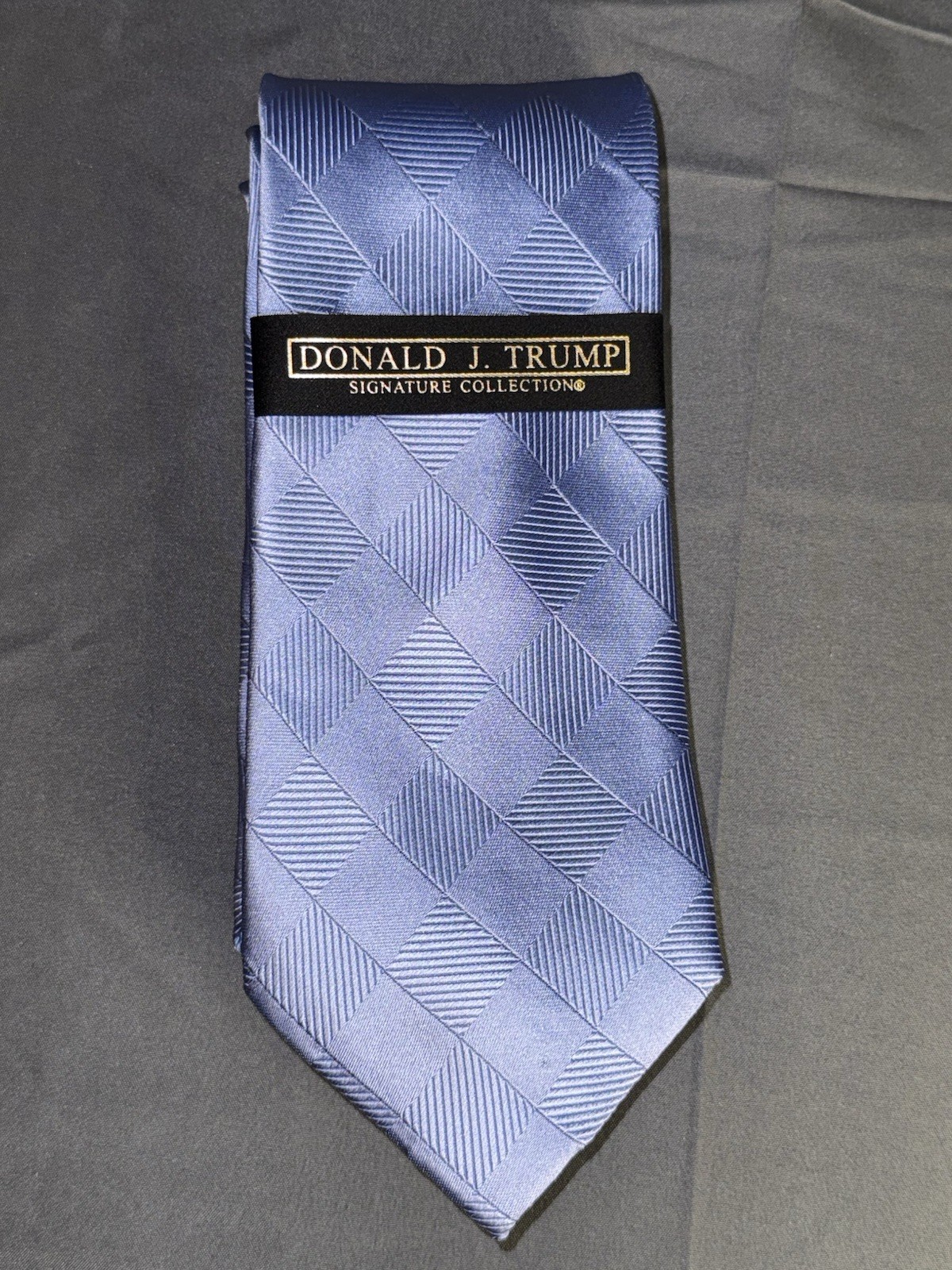Donald J Trump Signature Collection Blue Silk Tie Geometric Pattern Classic NWT