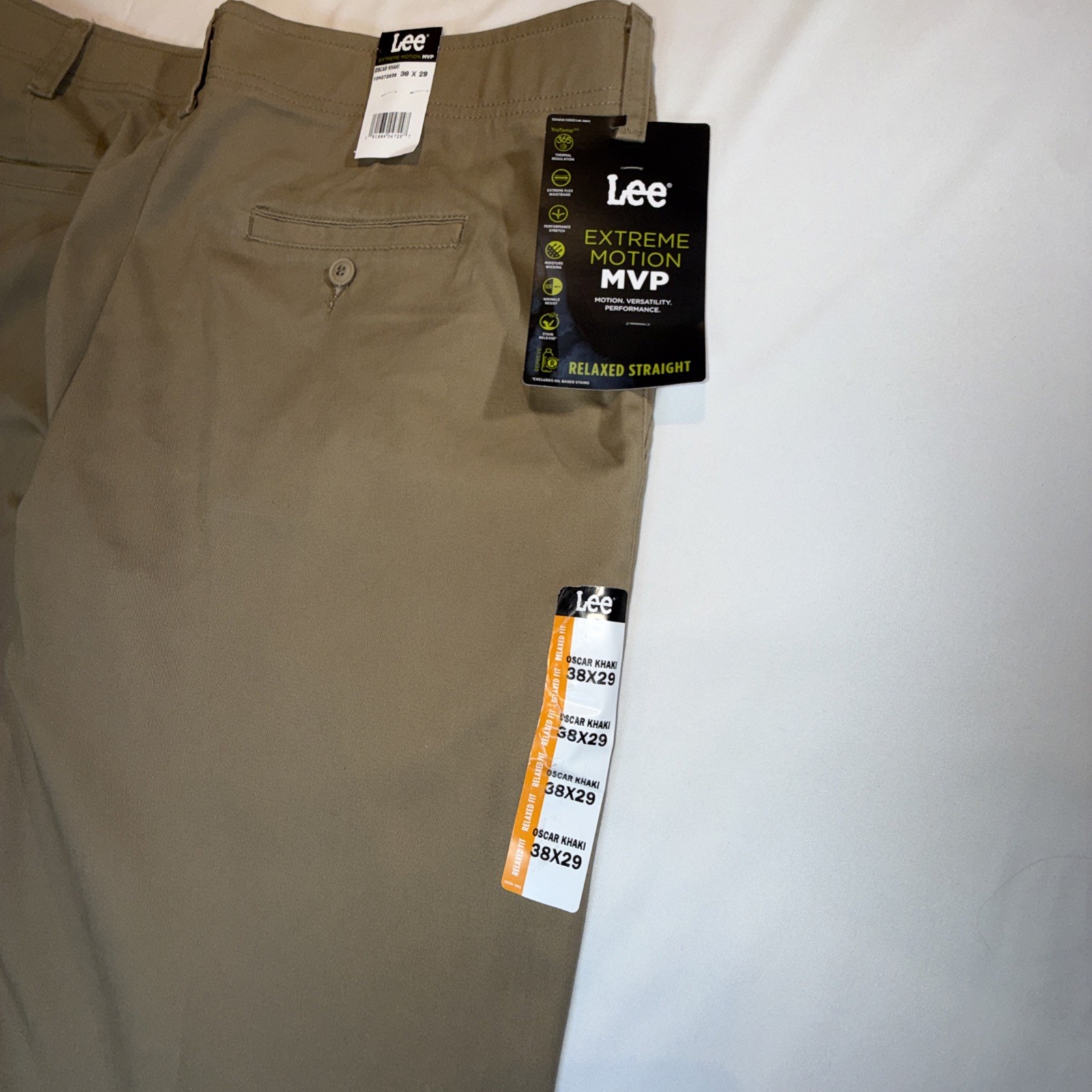 NWT Lee Extreme Motion MV Oscar Khakis Men’s 38 X 29 Relaxed Fit New with tags