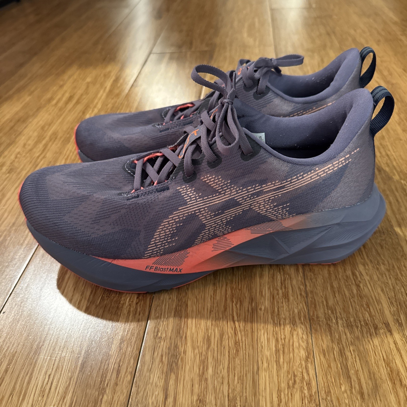 ASICS Novablast 5 ‘Greyish Purple Coral Reef’ 1011B974‑500 – Used – Size 11 Men