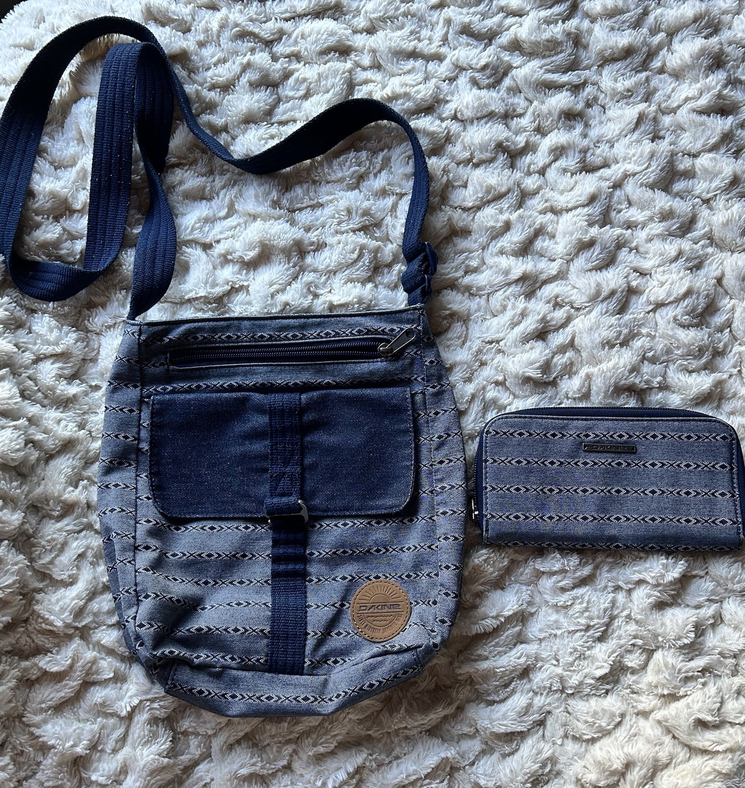 Dakine Crossbody Bag With Matching Wallet