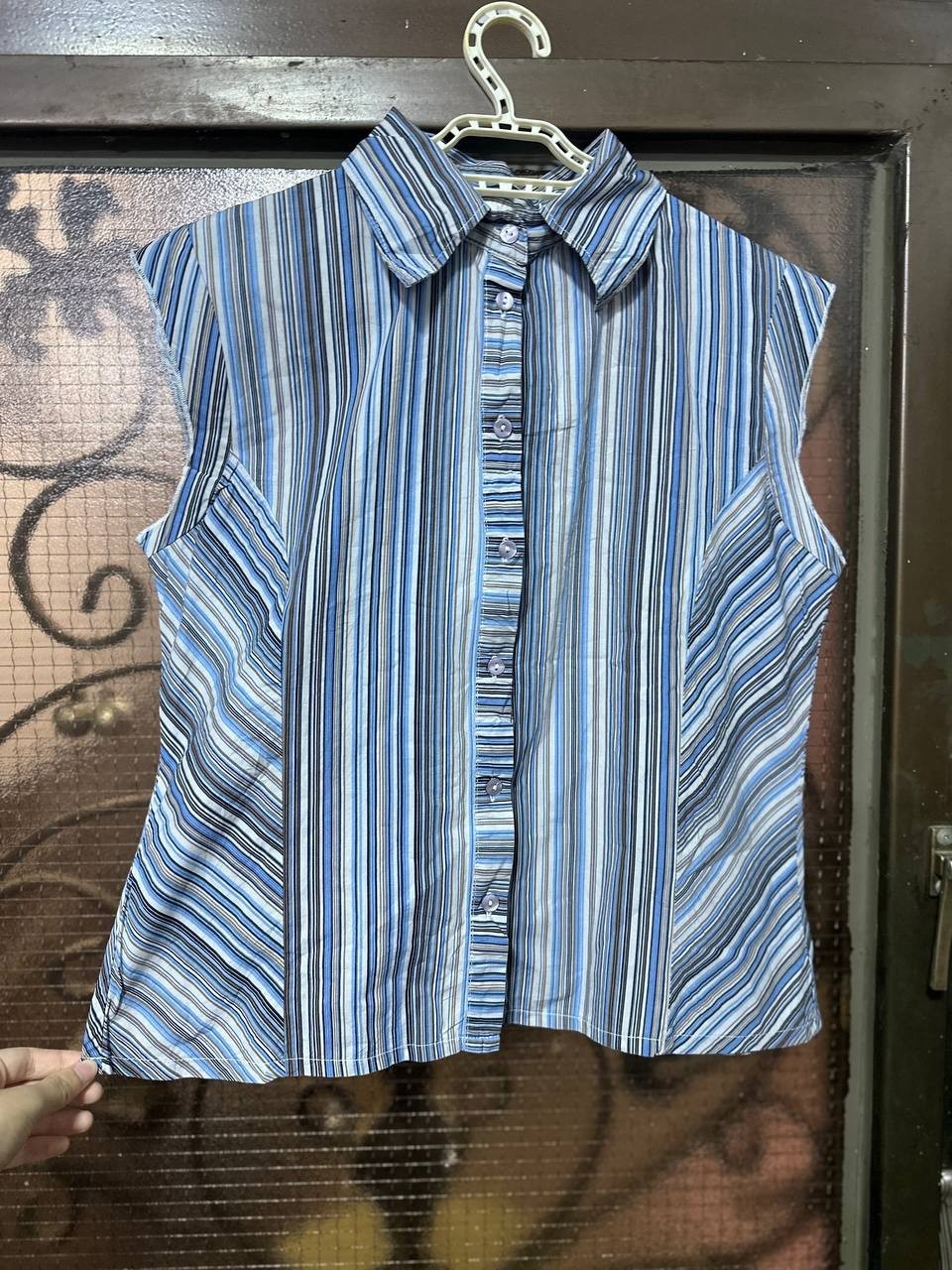 Women’s Blue Striped Sleeveless Button Up Shirt Blouse Top Casual Cute Size 42