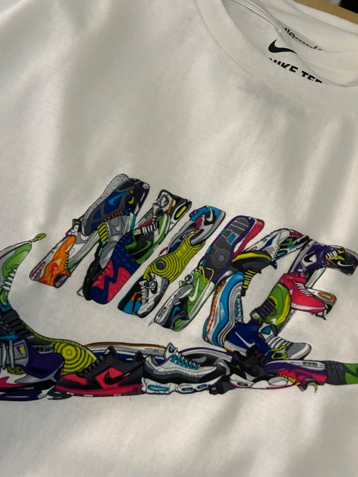 Nike Men’s Graphic T-Shirt Multiple Sizes & Colors Athletic Casual Crew Neck Sho