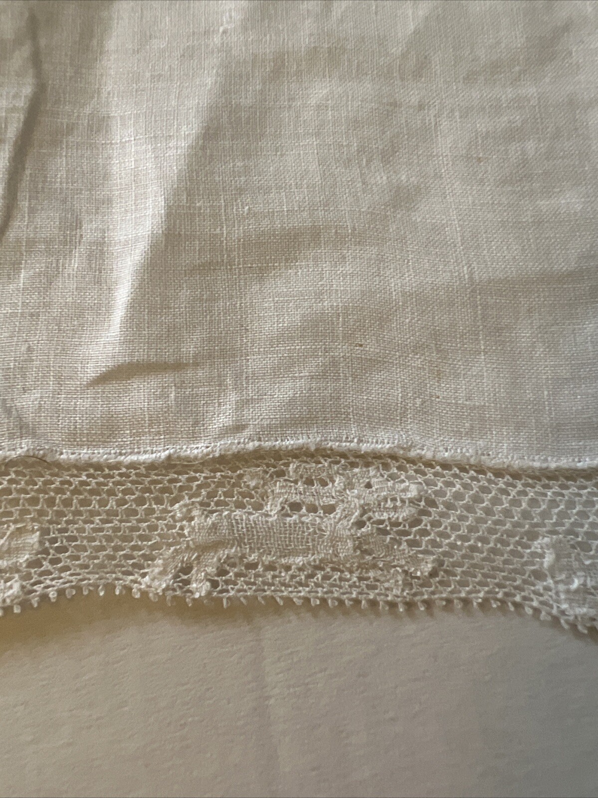 Antique Dog Design Hand Made Fine Linen & Lace Handkerchief 9 Inch Unique