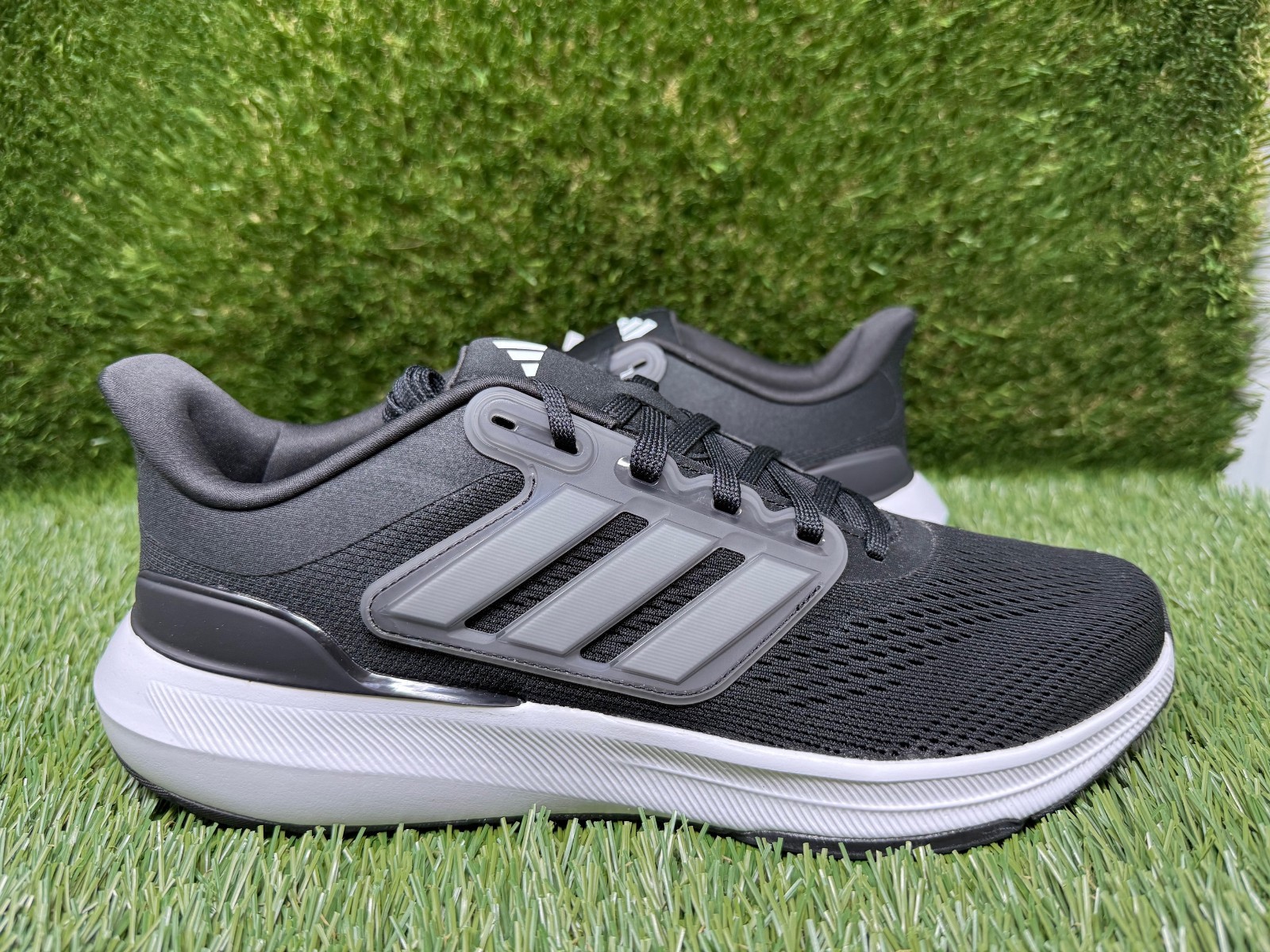 ADIDAS Ultrabounce Sneaker Black, Gray & White Running Shoes HP5796 Men’s 11