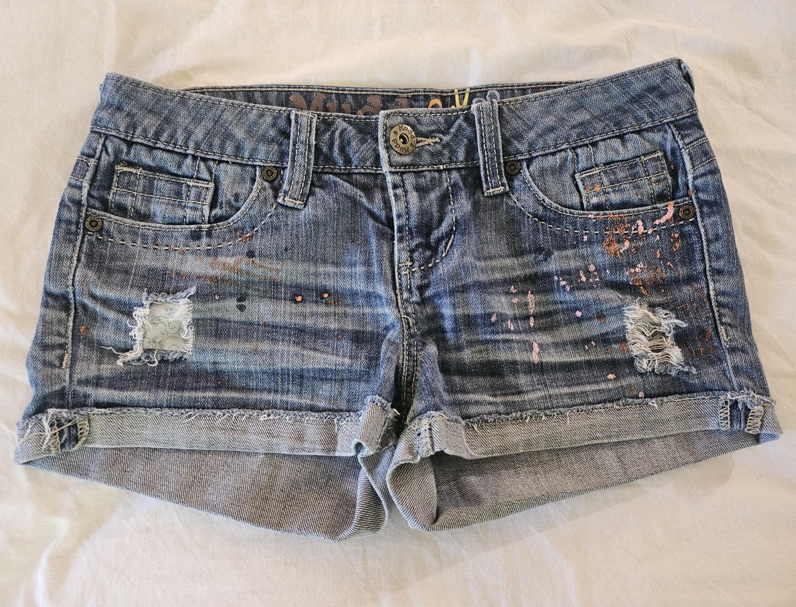 MUDD Low Rise Blue Denim Women’s Shorts with Orange Pink Paint-Splatter Size 5