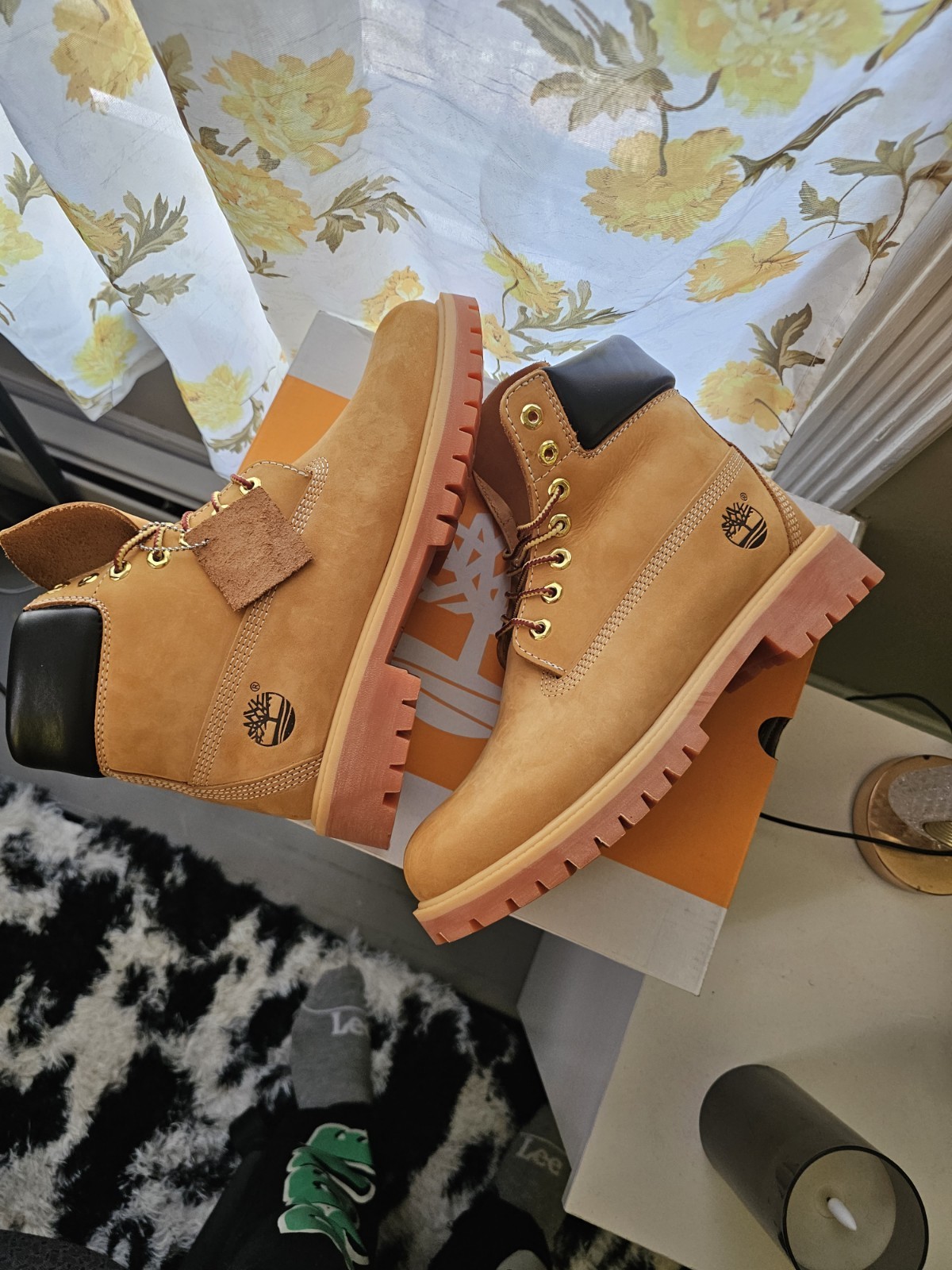 Timberland 6-Inch Premium Waterproof Boots Wheat – Men’s Size 8.5