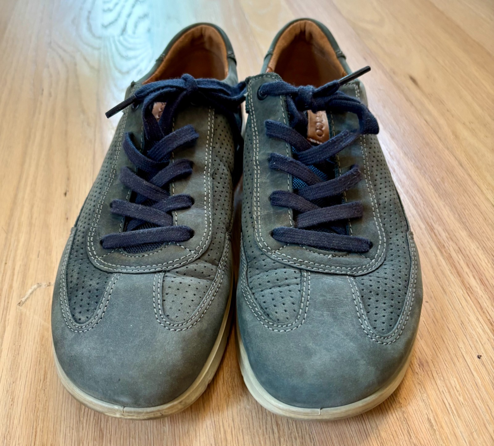 Ecco Coolest Ever Men’s Casual Leather size 42 leather (I wear size 10 in US)
