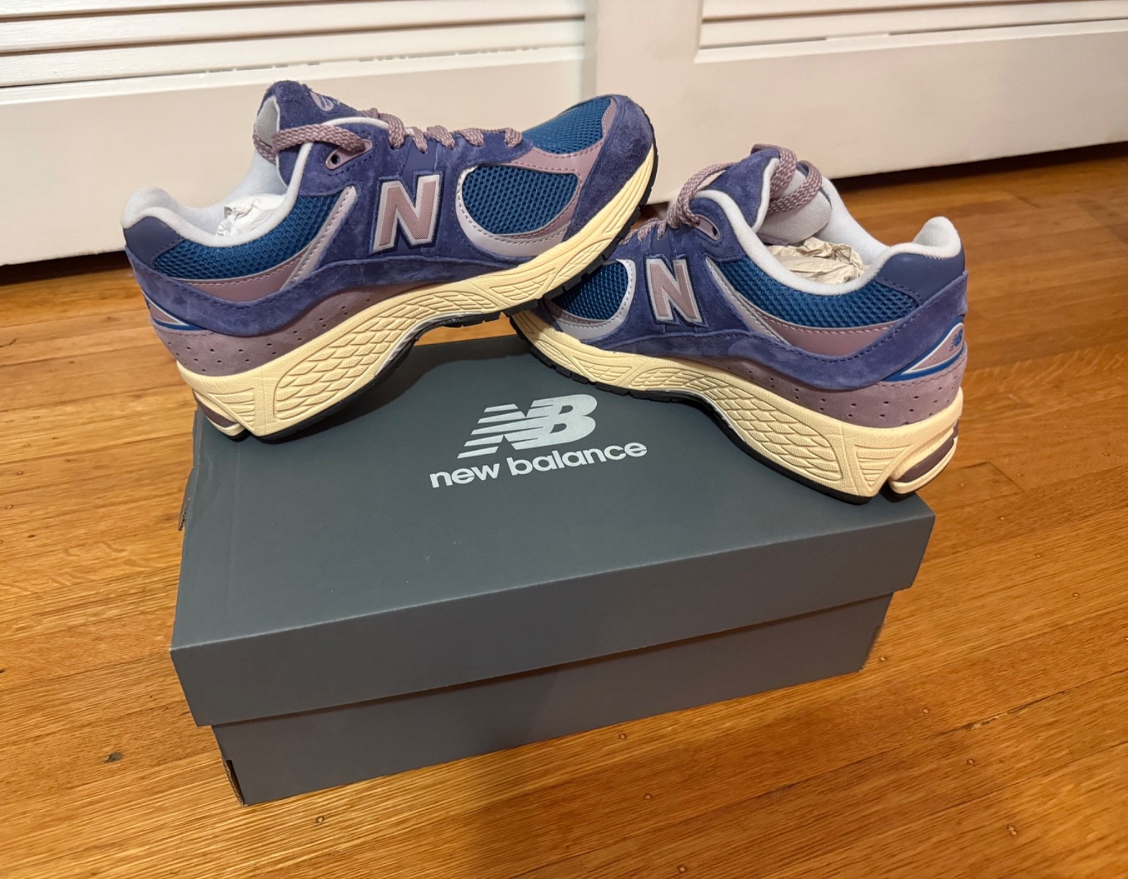 Unisex 6 / Women 7.5 New Balance 2002R Blue Purple – Barely used with box