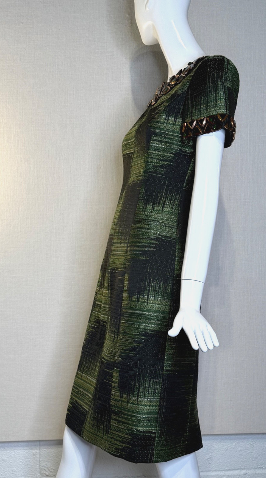Pre-Fall 2009 CAROLINA HERRERA Jeweled Knee-Length Shift Dress Size 8, VTG 2000s