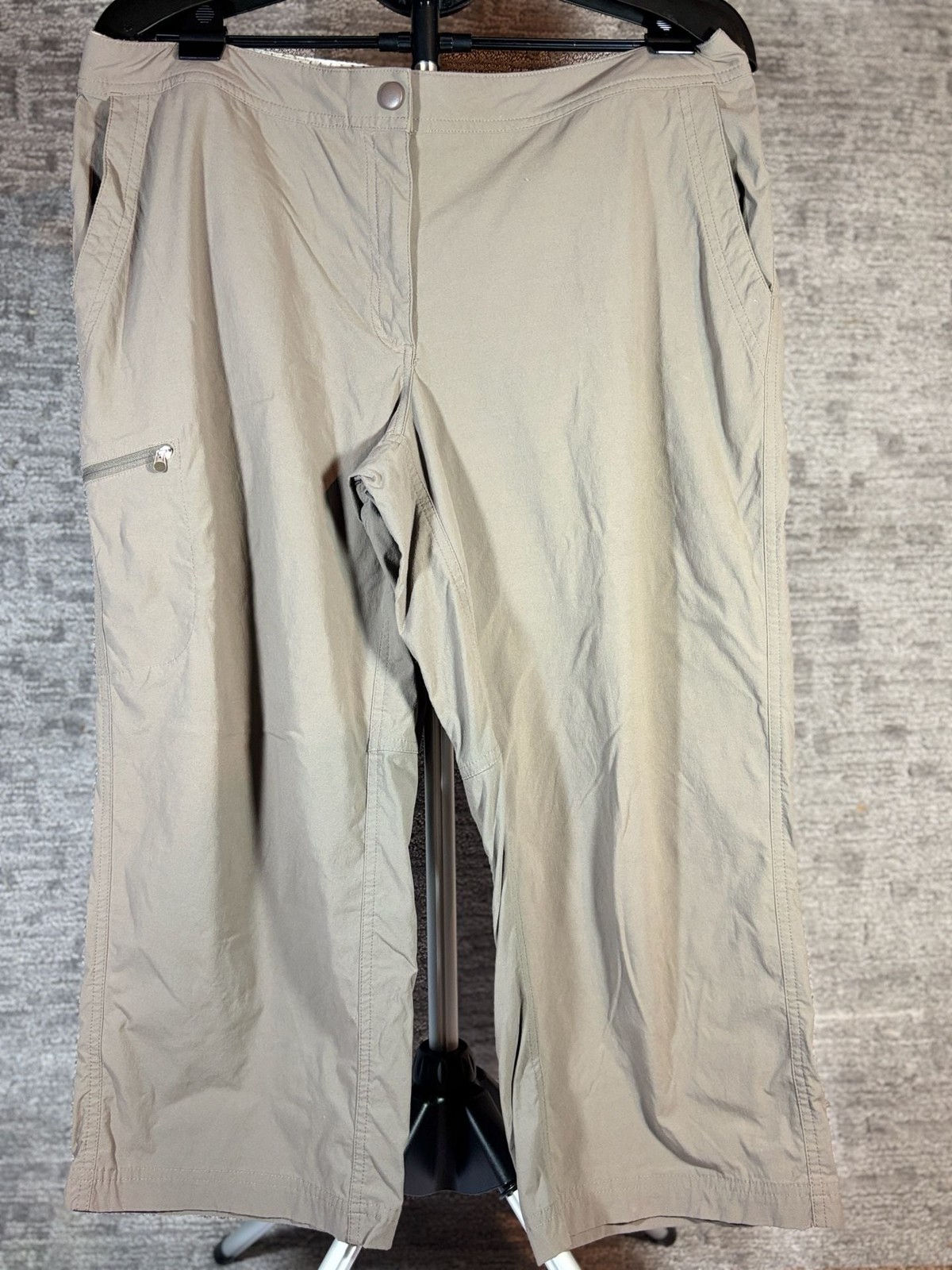 L.L. Bean Women’s Hiking Cargo Pants Size 16 Regular