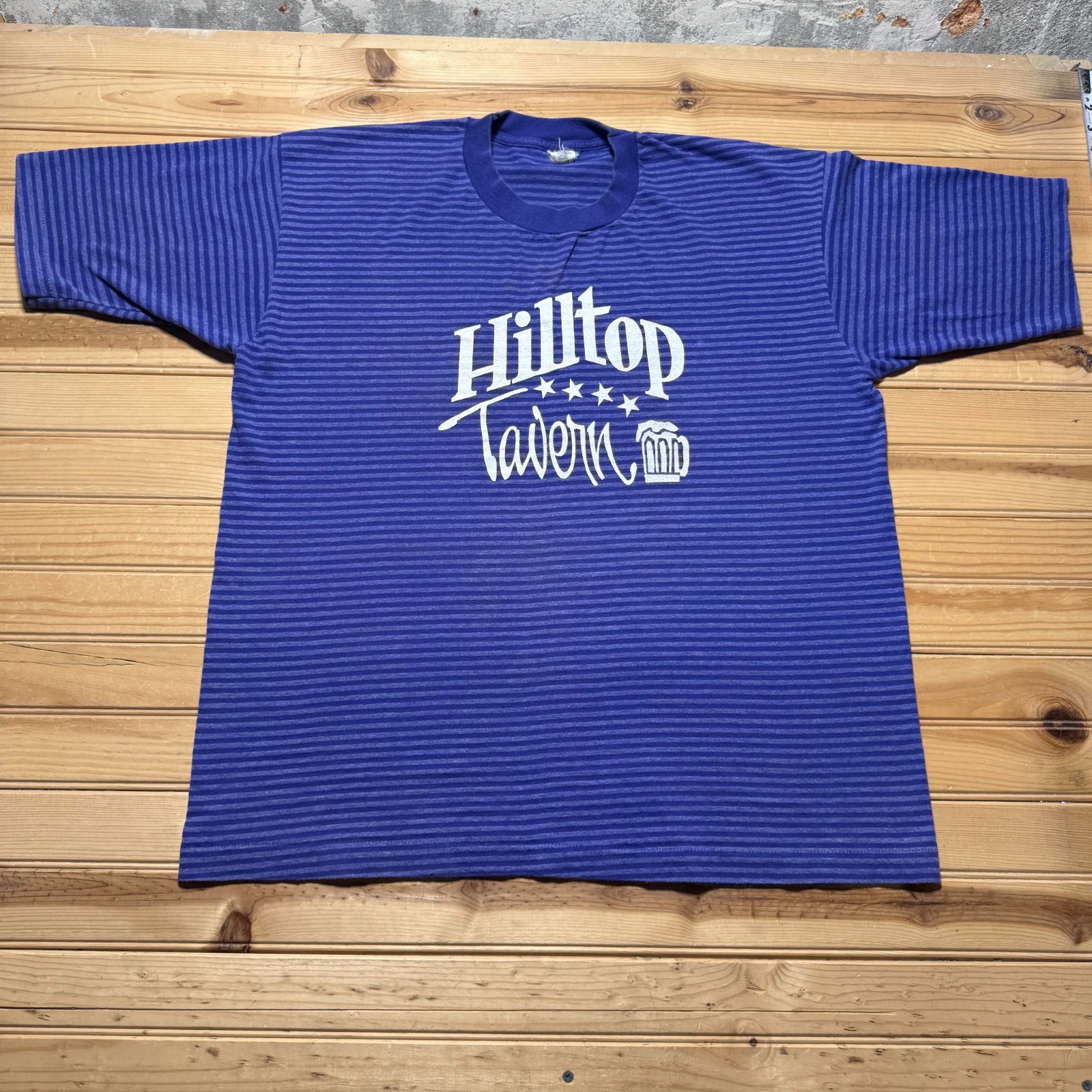 Vintage 80s Hilltop Tavern Beer Alcohol Pub Striped Promo Graphic T-Shirt – XL
