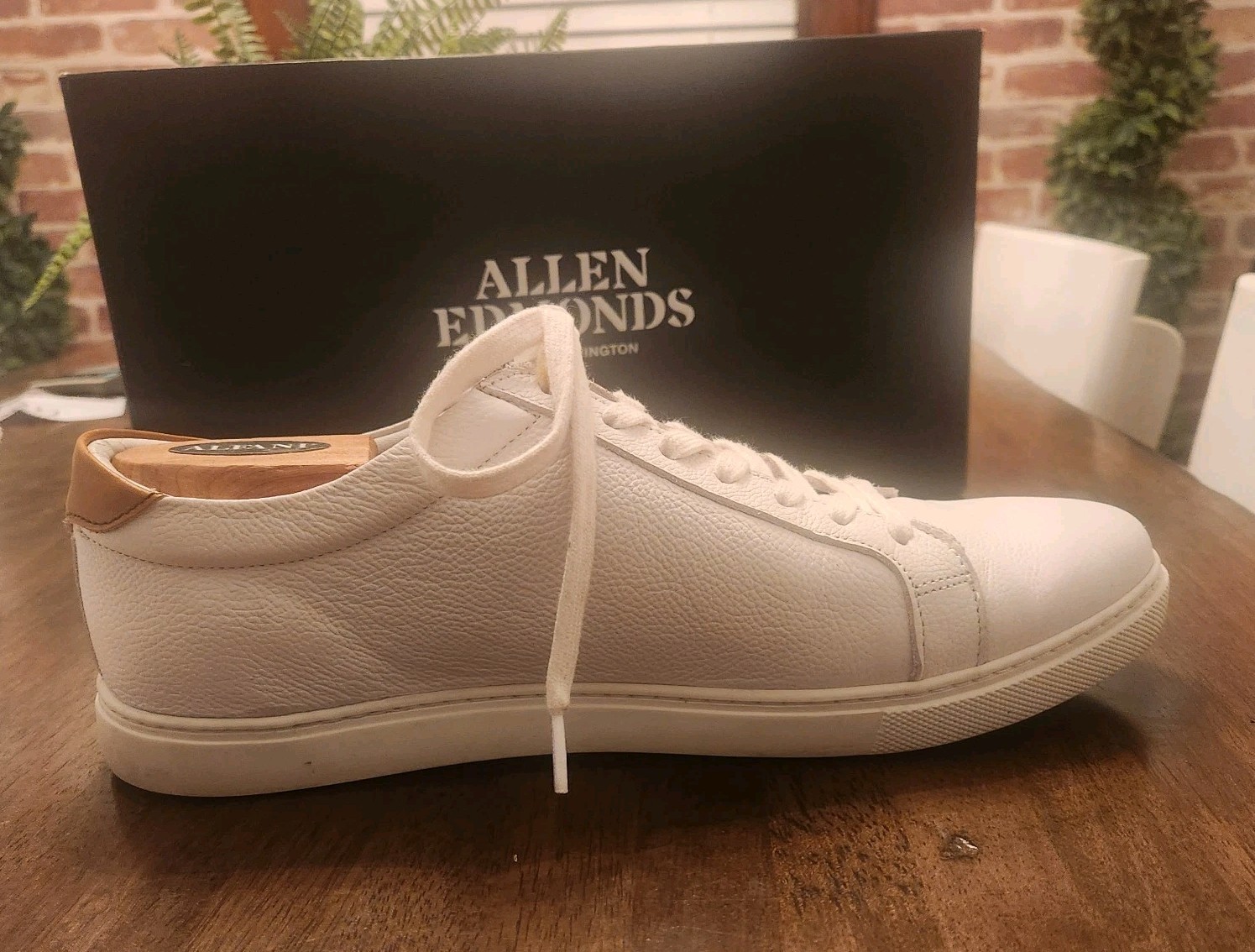 Allen Edmonds Mens COURTSIDE White Leather Lace Up Casual Sneakers 10.5E Wide