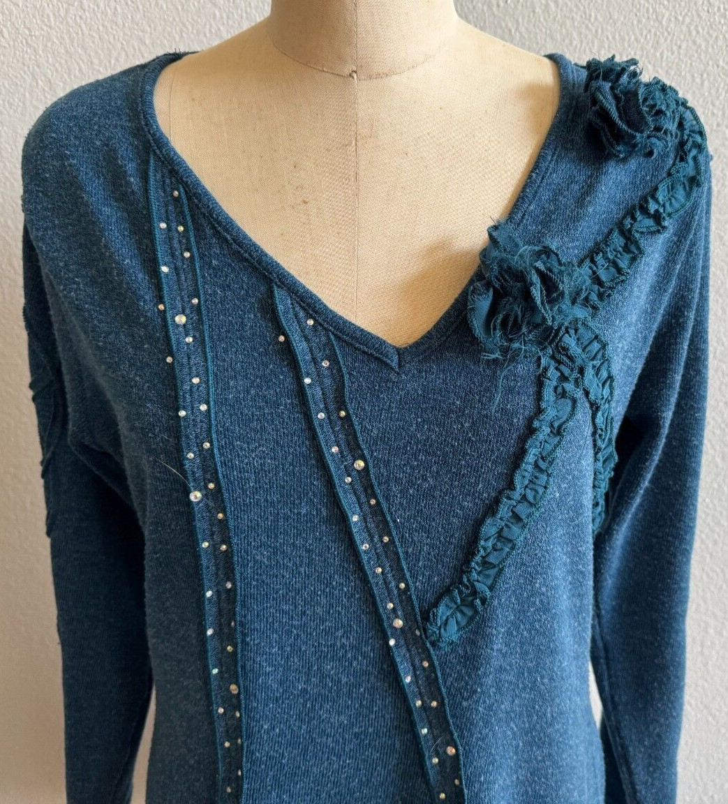 Pretty Angel Blue Tunic Top Sz Medium Linen Rayon Lagenlook Rhinestone Boho EUC