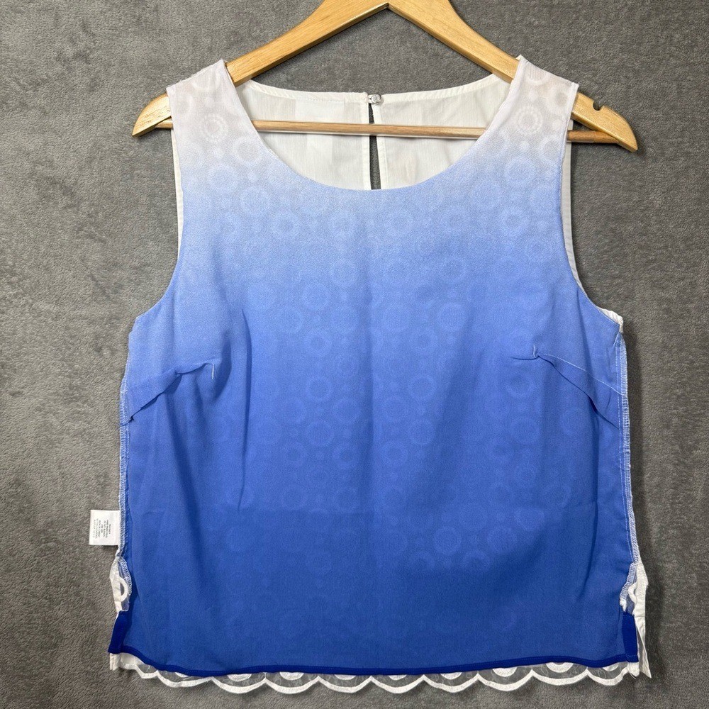 Liz Claiborne Top Medium Sleeveless Ombre Geometric Sleeveless Scalloped Trim
