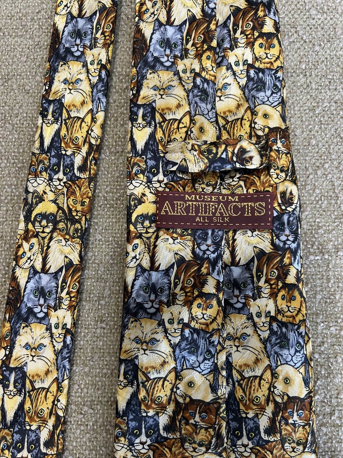 Museum Artifacts Handmade 100% Silk Tie Classic Cat Print Men’s 58″x3.75″ USA