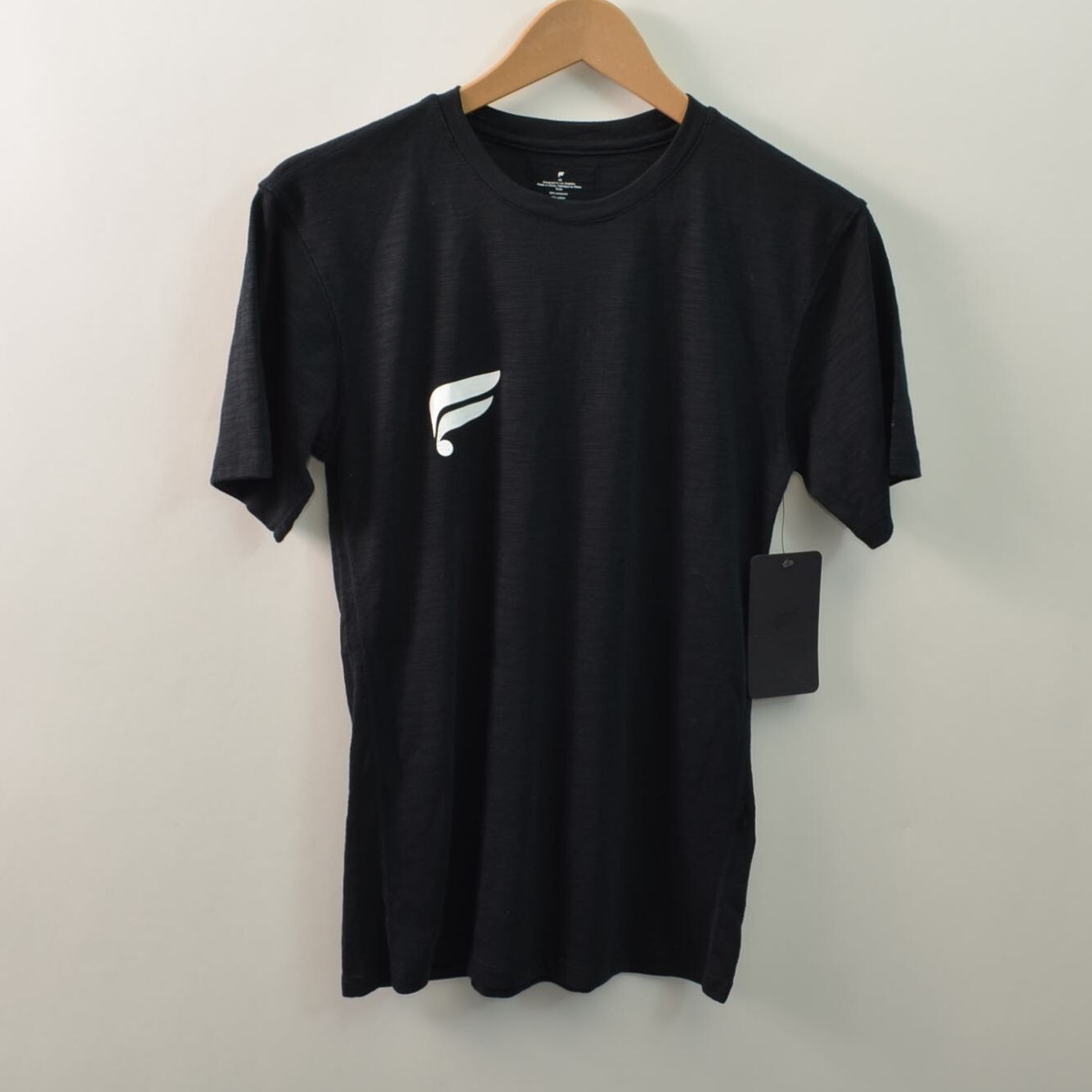 Fabletics NWT T-Shirt Mens XS The Front Row Tee Kevin Hart Short Sleeve