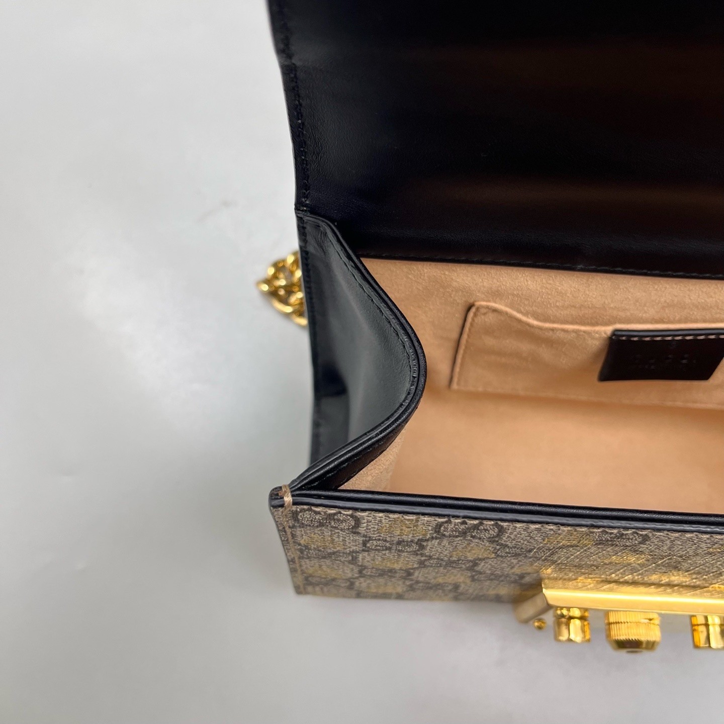 Gucci Pre-Owned Authentic Luxury Handbag 20*13*7 Free Tracked Shipping