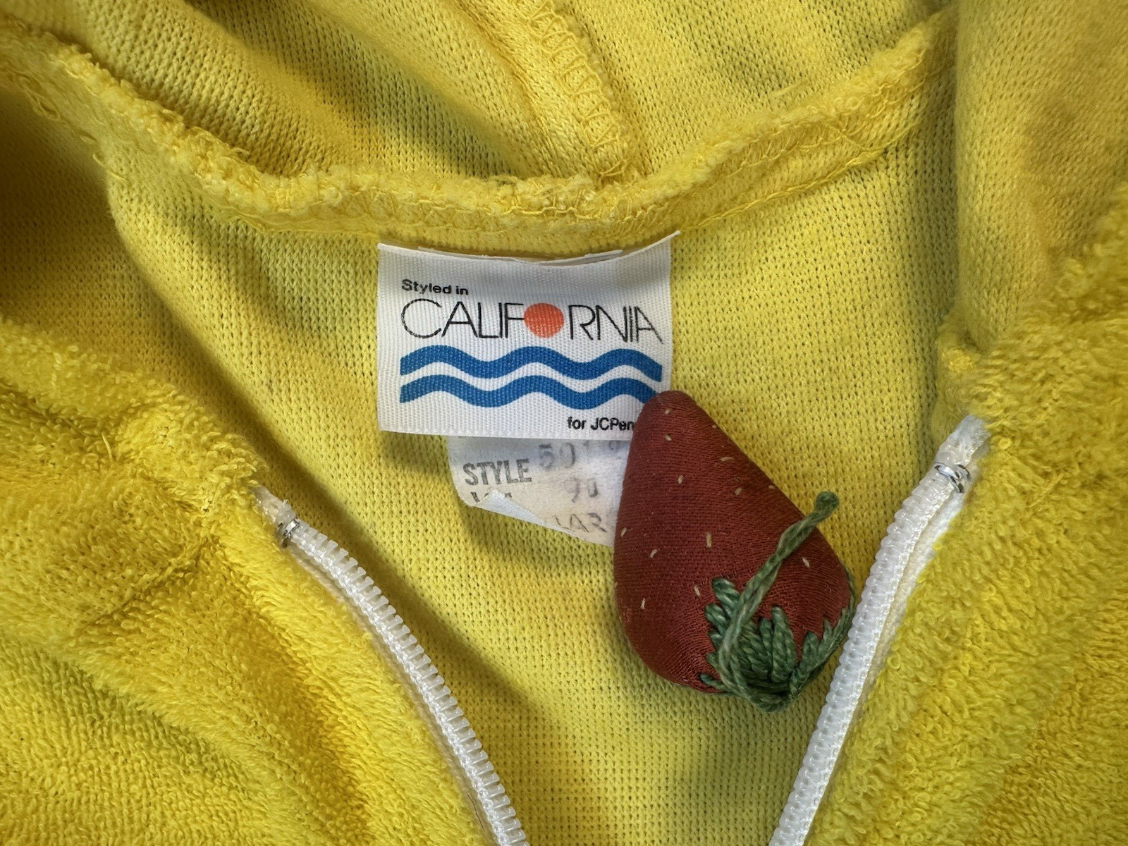 vintage 80’s JC PENNY california YELLOW TERRY CLOTH BEACH COVERUP large HOOD