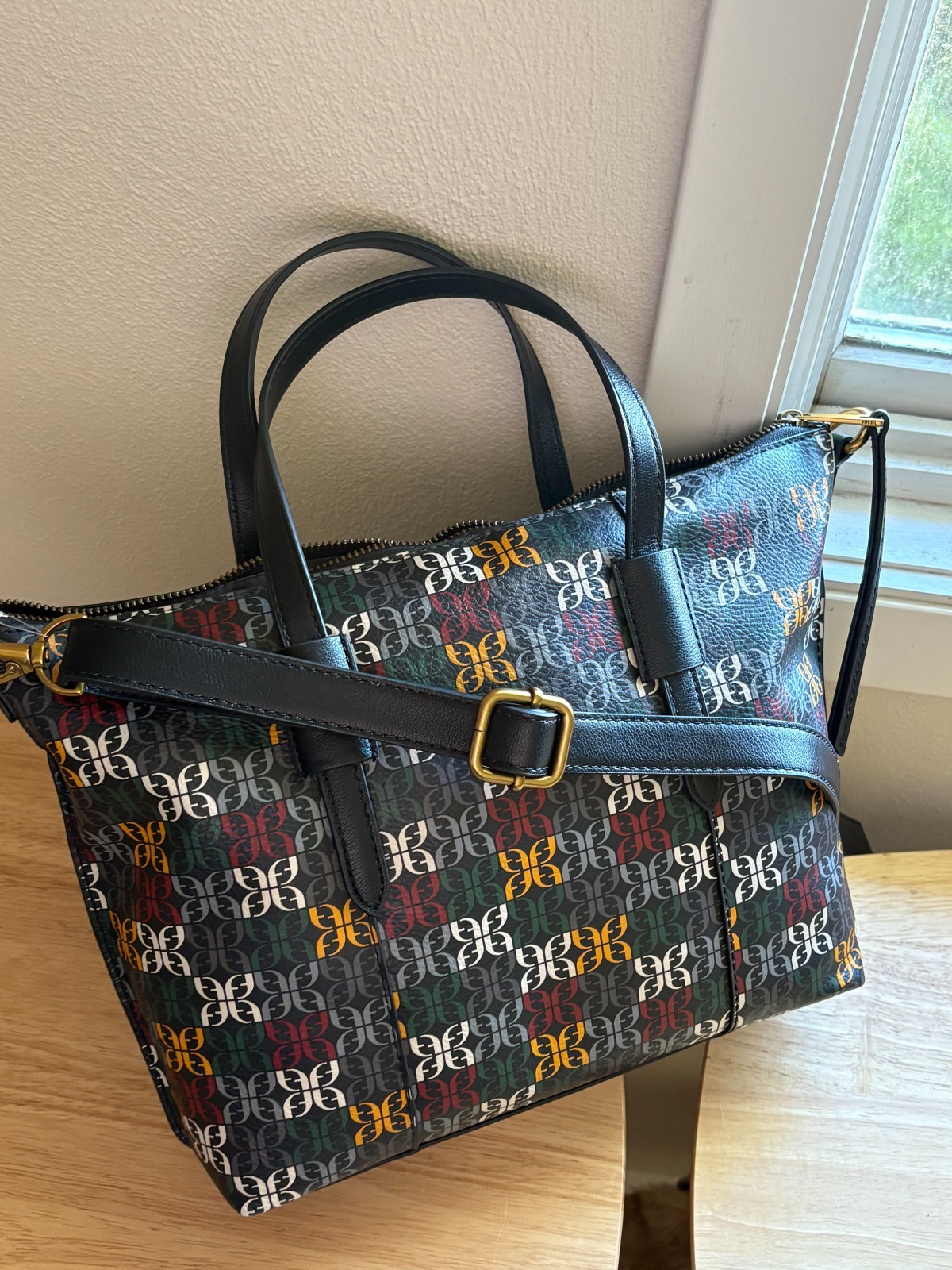 Fossil Skylar Crossbody satchel multi colored with zipper pocket 2 slide pockets