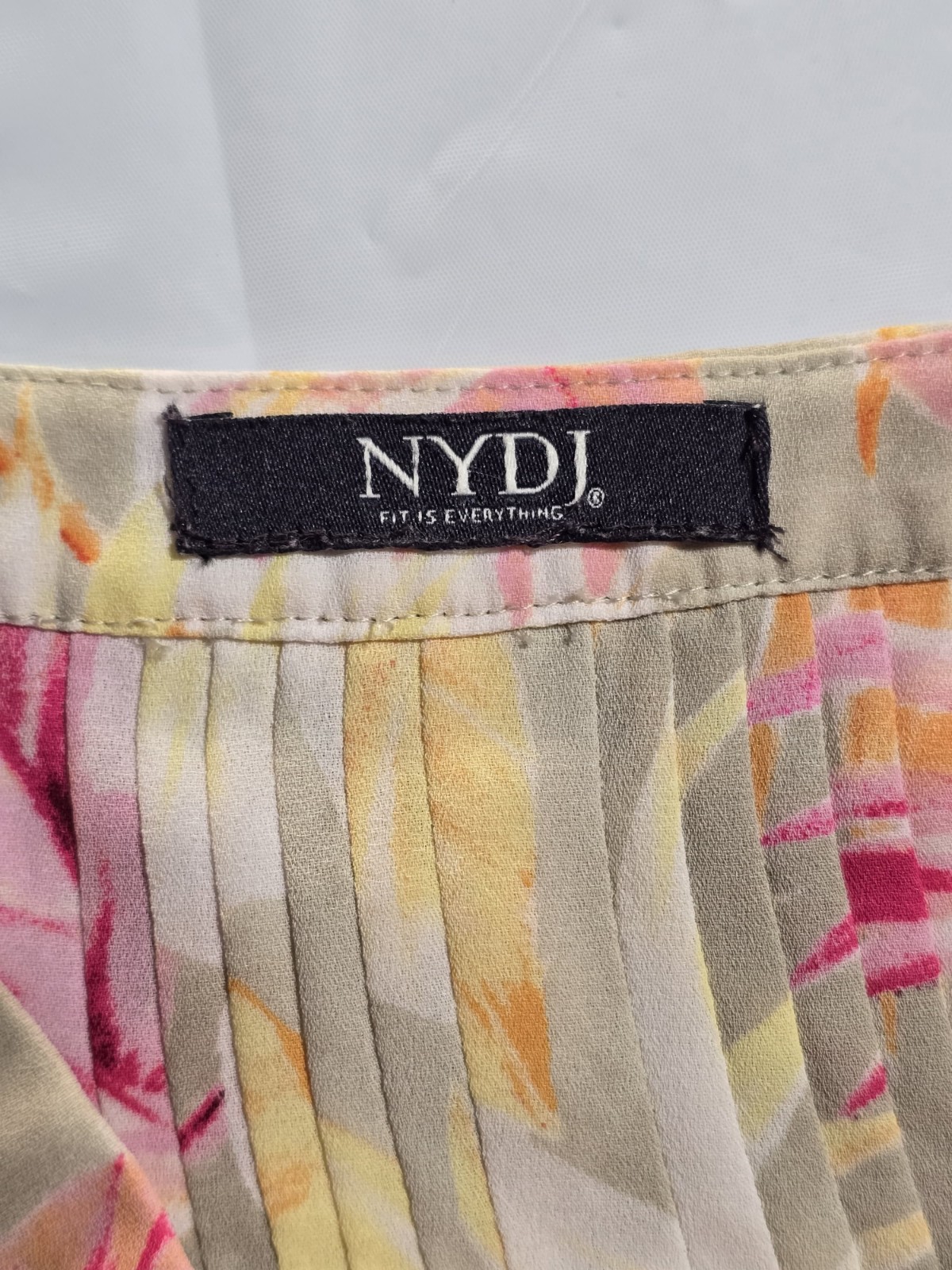 NYDJ Womens XS Tropical Palm Print Blouse Orange Pink 3/4 Sleeve Pleated V-Neck