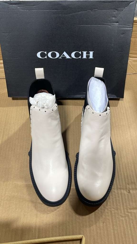 Coach C5773 Women’s Lory Bootie Shoe boots Size 8 B see pictures